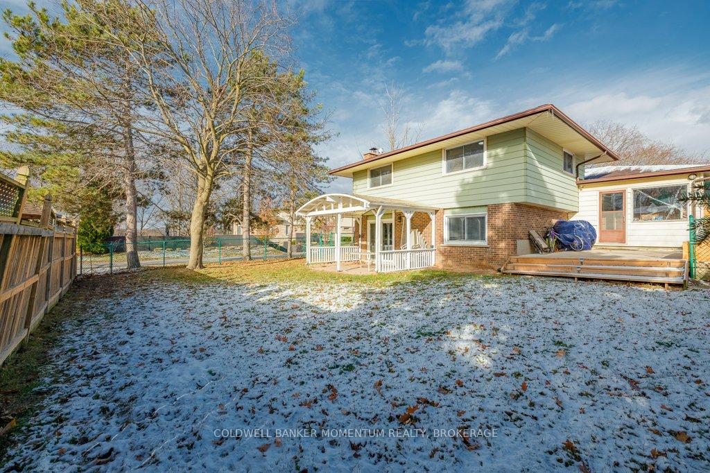 Photo 31 of 22 Royal Henley Boulevard, St. Catharines, Martindale Pond — HOMEH