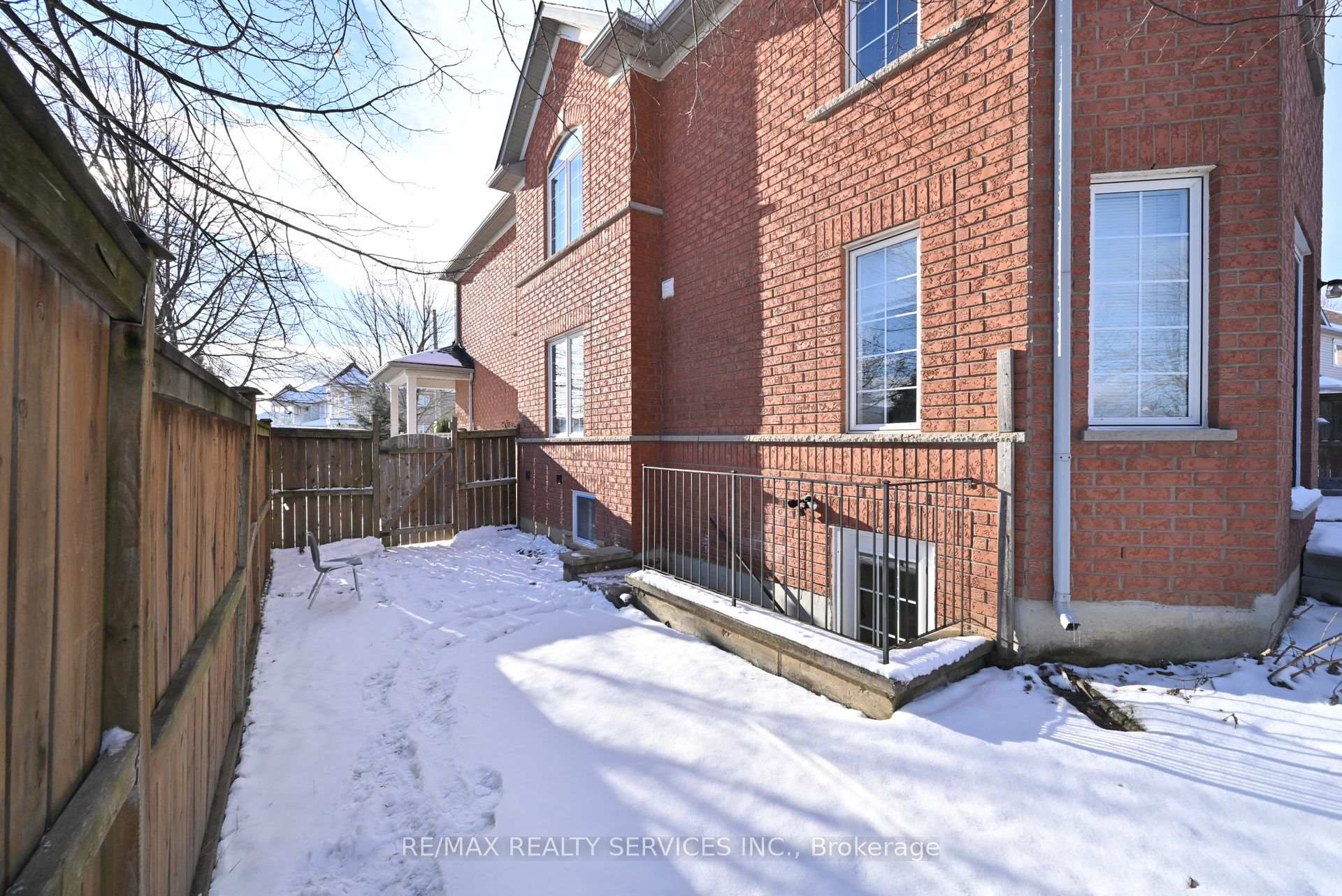 Photo 23 of Unit Basement, 99 Burnt Elm Drive, Brampton, Northwest Sandalwood Parkway — HOMEH