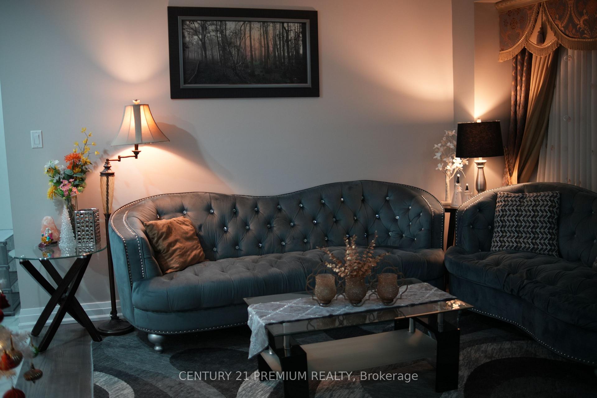 Photo 5 of 21 Sweet Clover Crescent, Brampton, Sandringham-Wellington — HOMEH