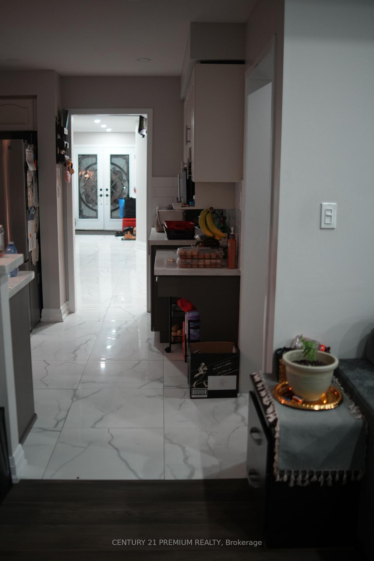 Photo 15 of 21 Sweet Clover Crescent, Brampton, Sandringham-Wellington — HOMEH