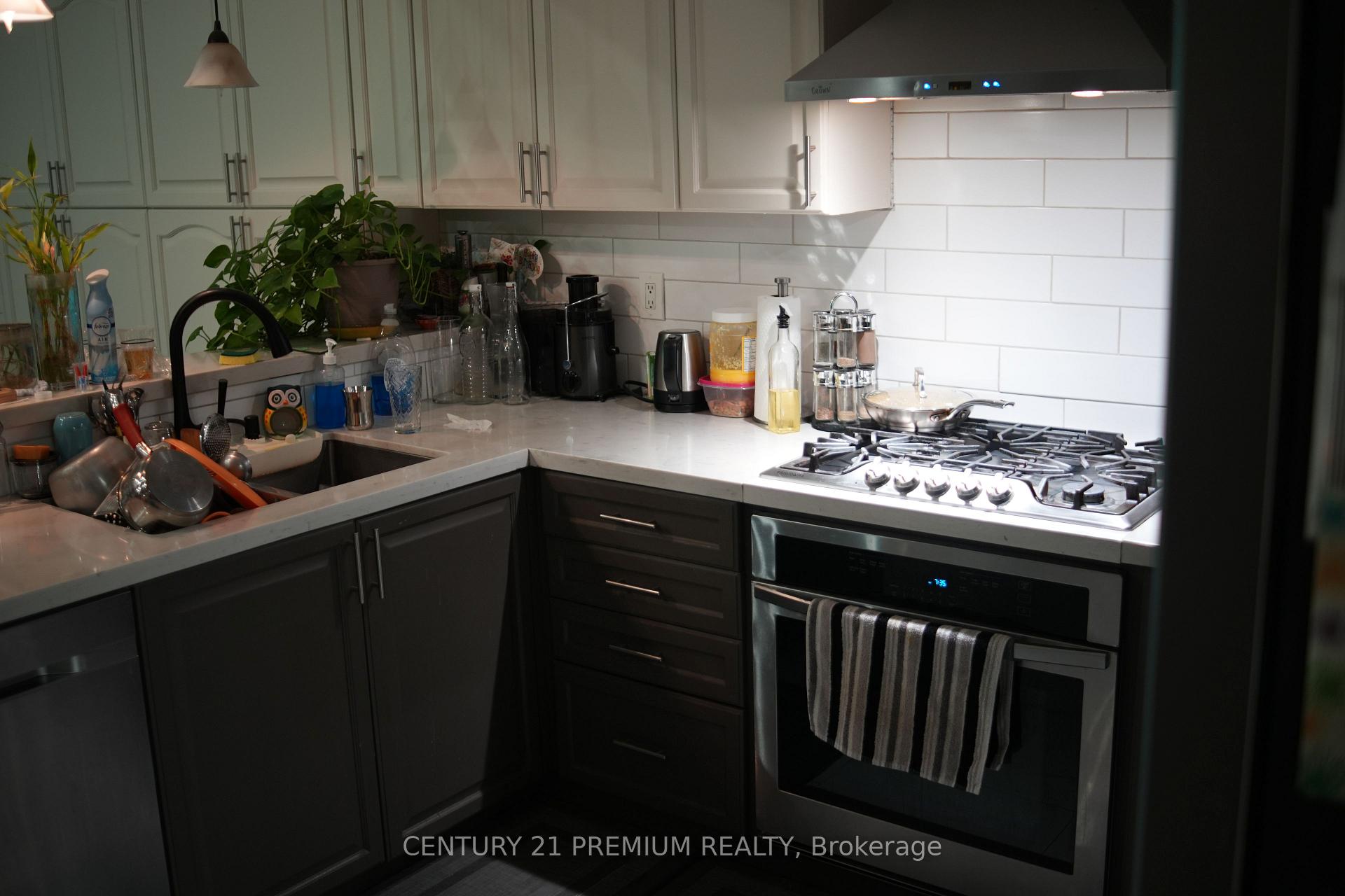 Photo 17 of 21 Sweet Clover Crescent, Brampton, Sandringham-Wellington — HOMEH