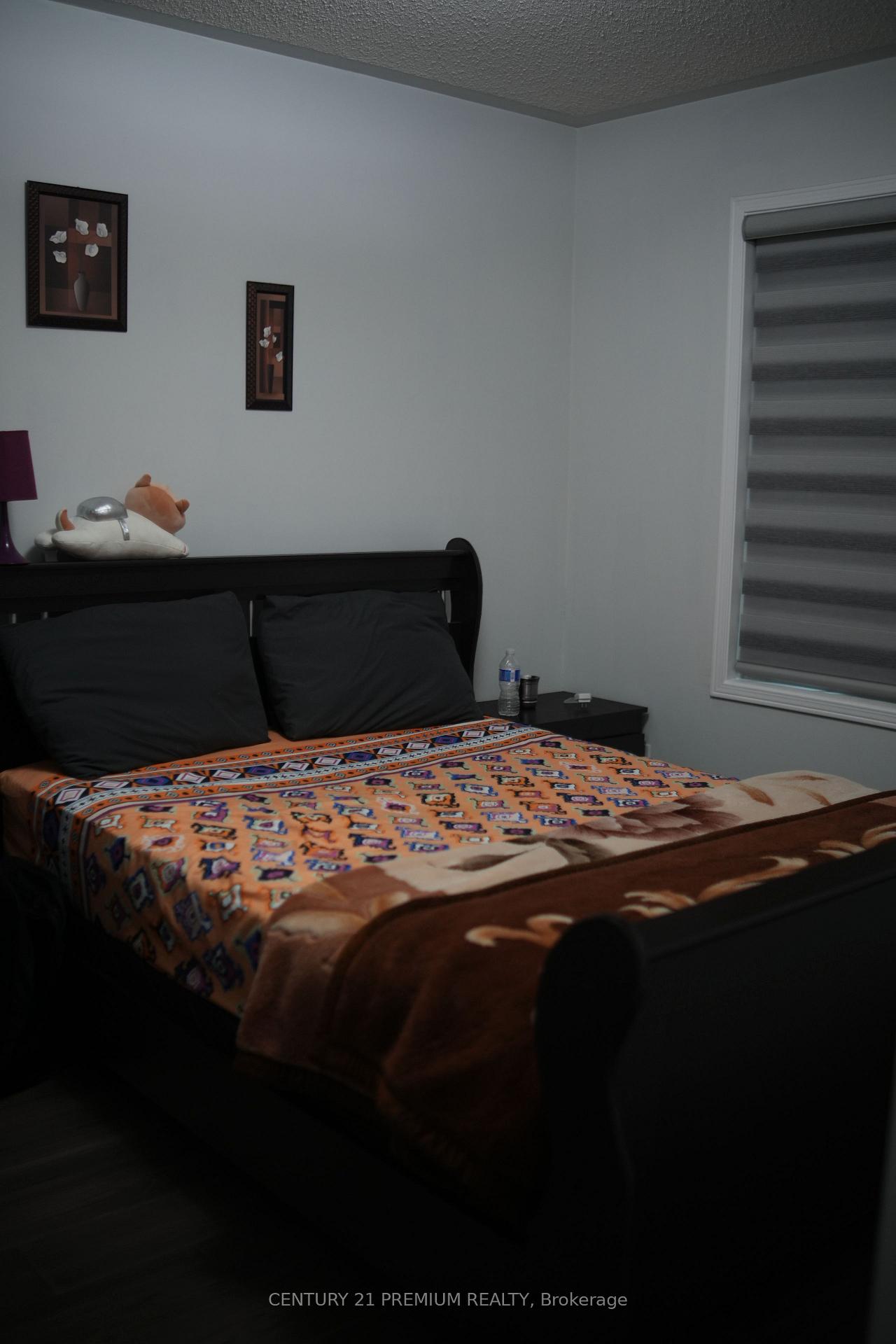 Photo 21 of 21 Sweet Clover Crescent, Brampton, Sandringham-Wellington — HOMEH