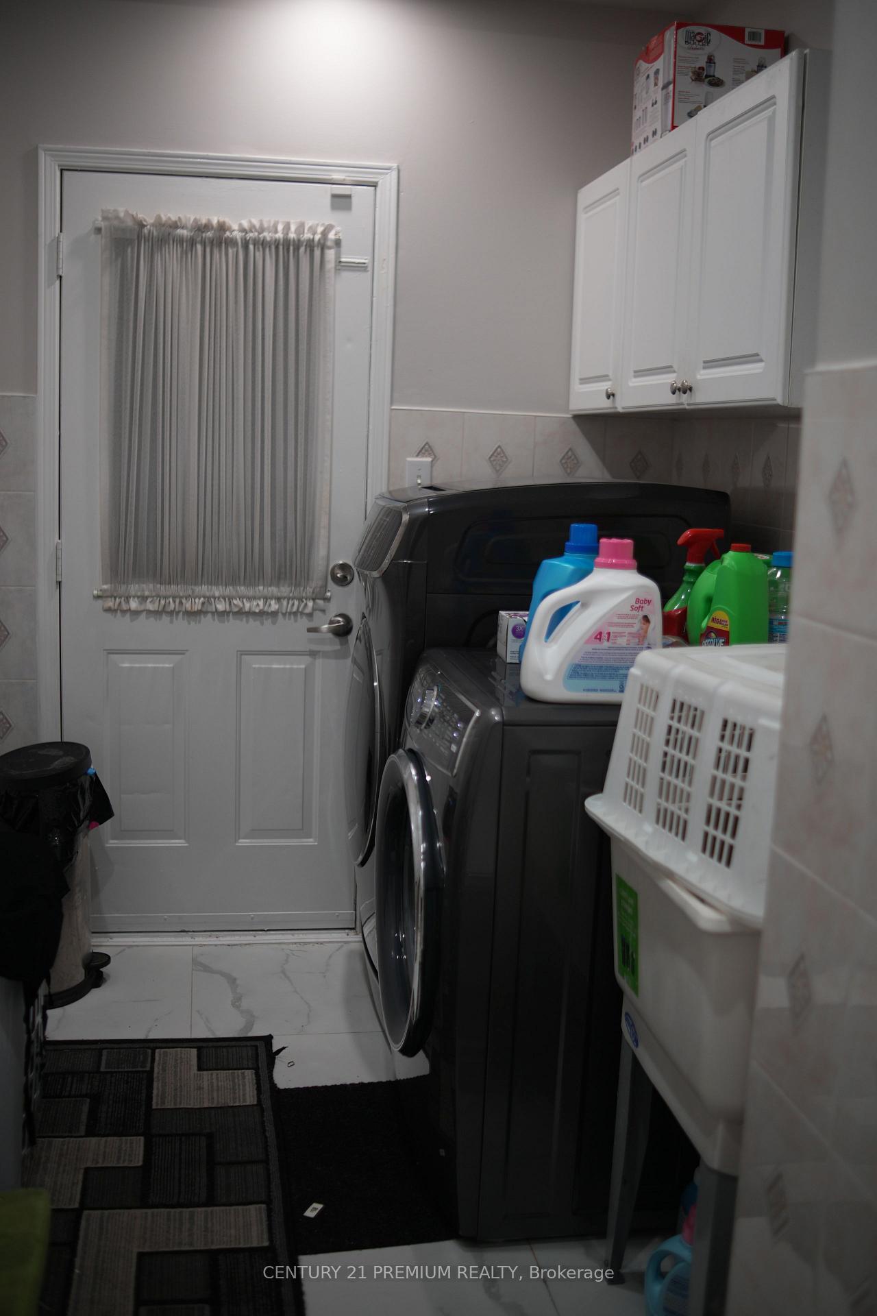 Photo 25 of 21 Sweet Clover Crescent, Brampton, Sandringham-Wellington — HOMEH