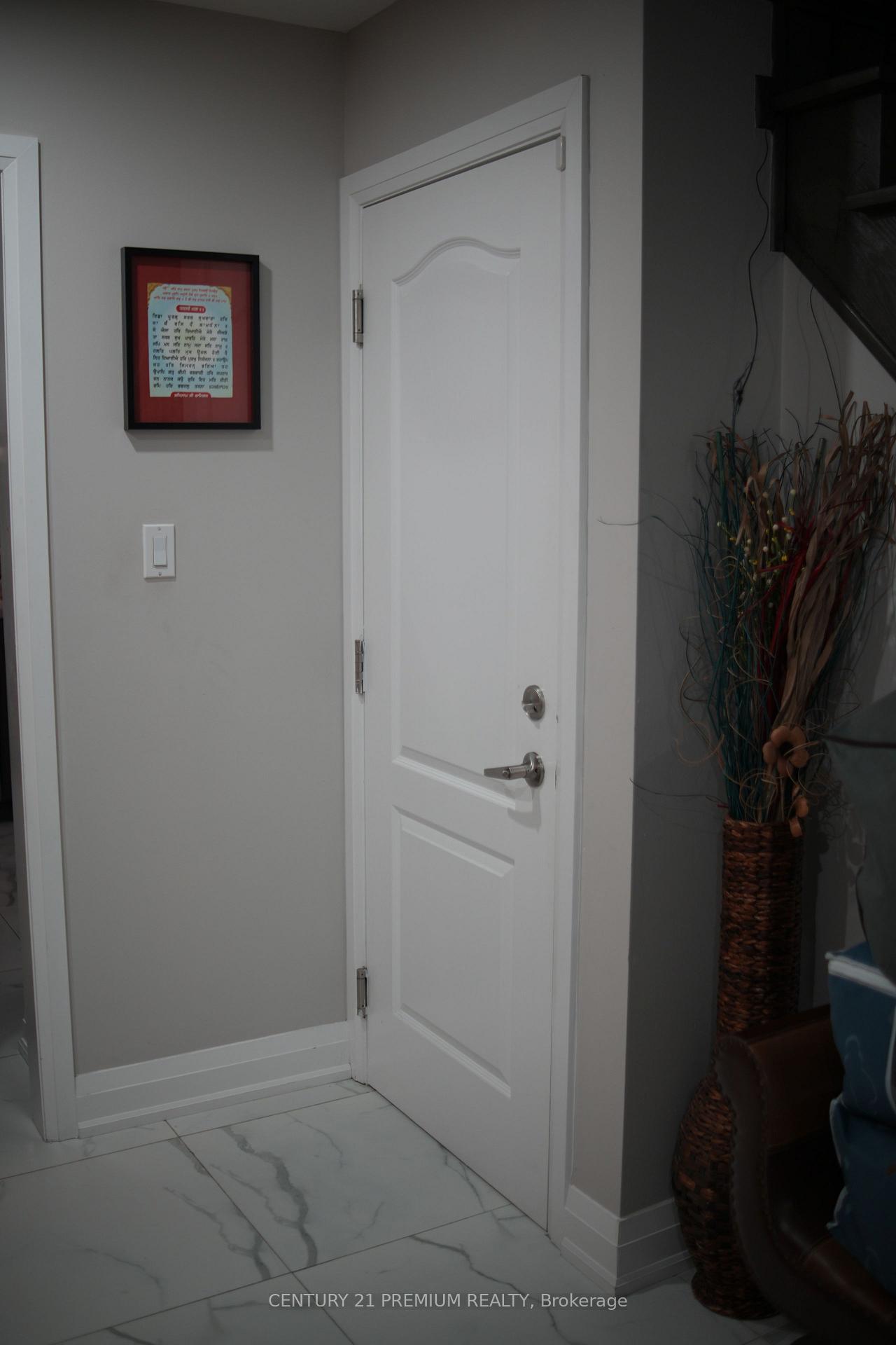 Photo 26 of 21 Sweet Clover Crescent, Brampton, Sandringham-Wellington — HOMEH