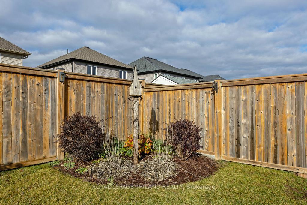 Photo 32 of 16 Ashberry Place, St. Thomas — HOMEH