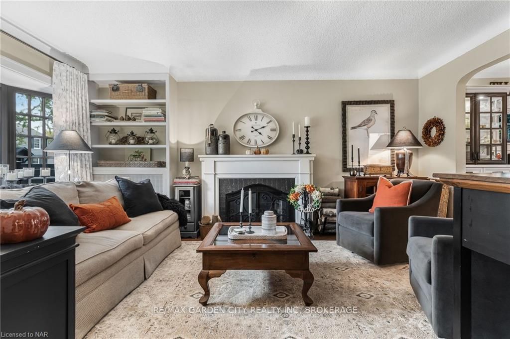 Photo 5 of 8 Ridgewood Road, St. Catharines, Old Glenridge — HOMEH