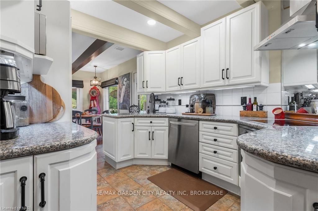 Photo 10 of 8 Ridgewood Road, St. Catharines, Old Glenridge — HOMEH