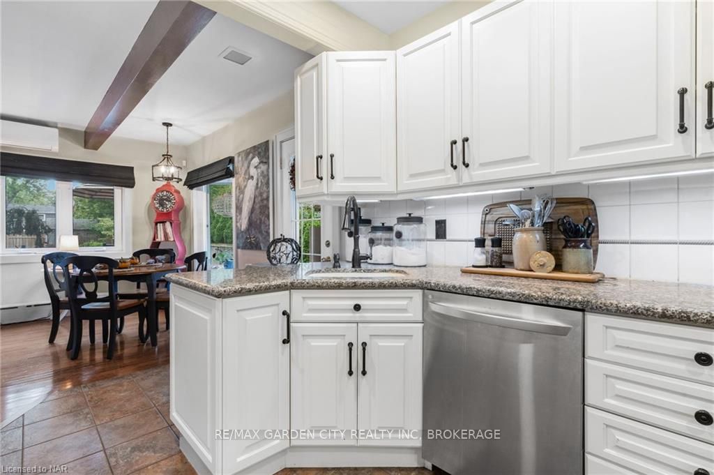 Photo 11 of 8 Ridgewood Road, St. Catharines, Old Glenridge — HOMEH