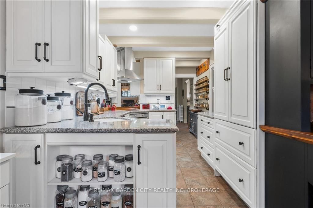 Photo 13 of 8 Ridgewood Road, St. Catharines, Old Glenridge — HOMEH