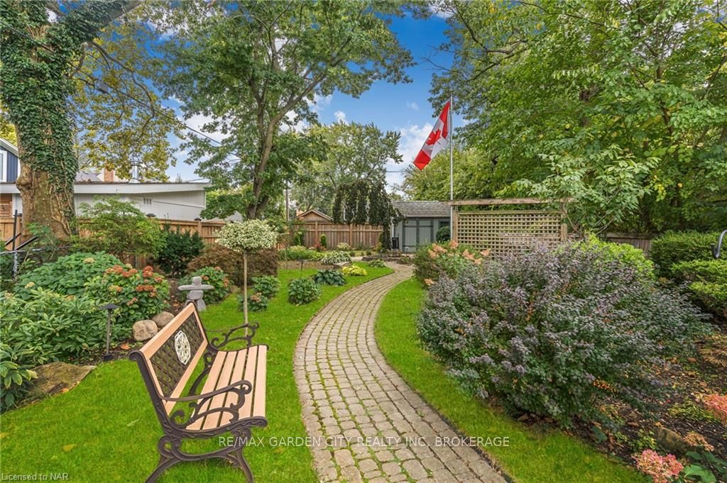 Photo 33 of 8 Ridgewood Road, St. Catharines, Old Glenridge — HOMEH