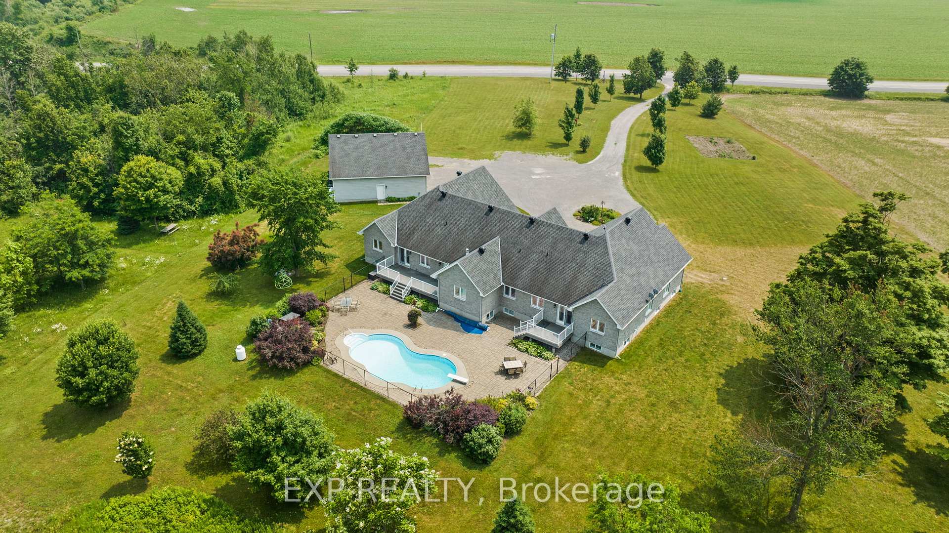 Photo 3 of 5940 Brophy Drive, Ottawa, South of Fallowfield Road — HOMEH