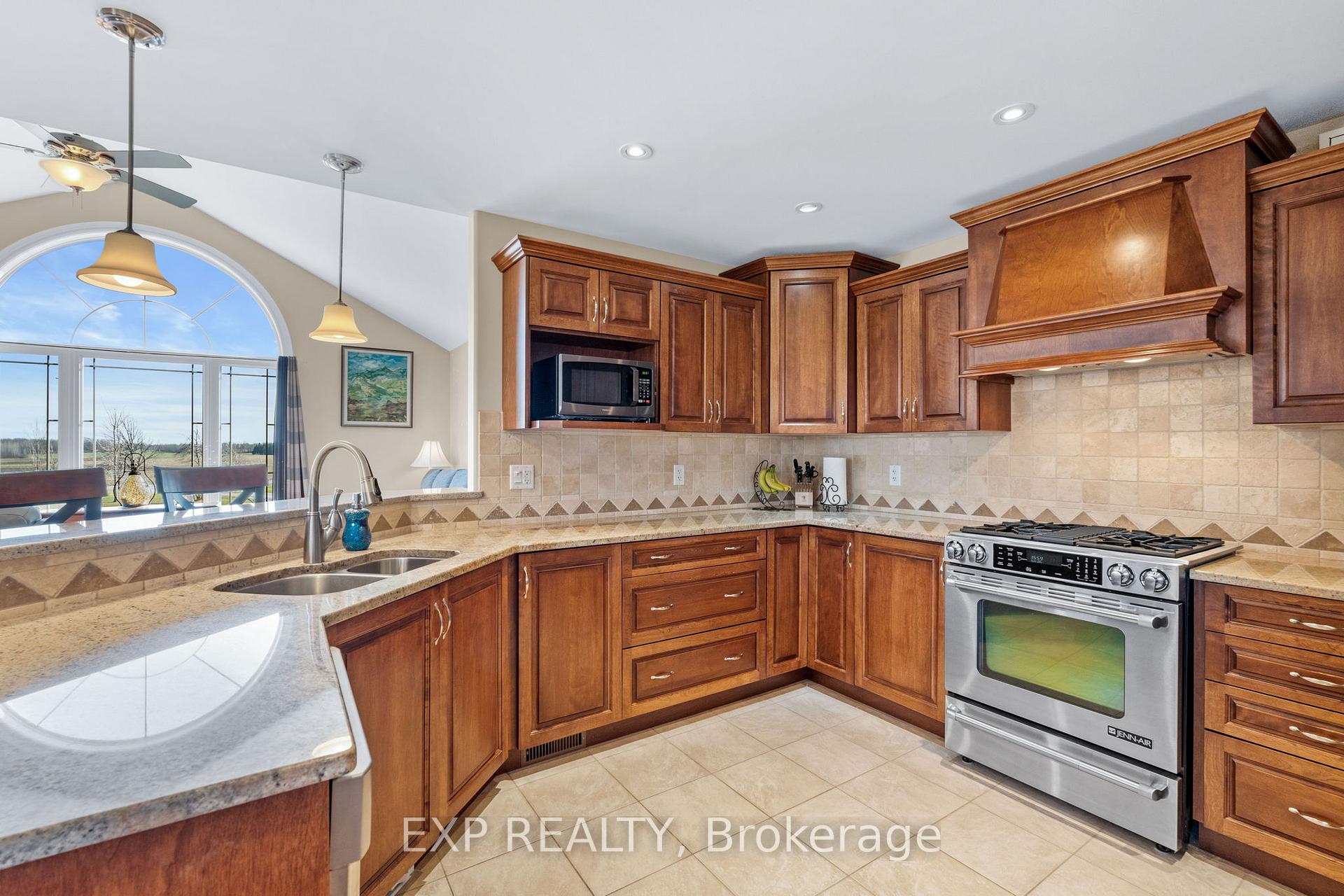 Photo 10 of 5940 Brophy Drive, Ottawa, South of Fallowfield Road — HOMEH