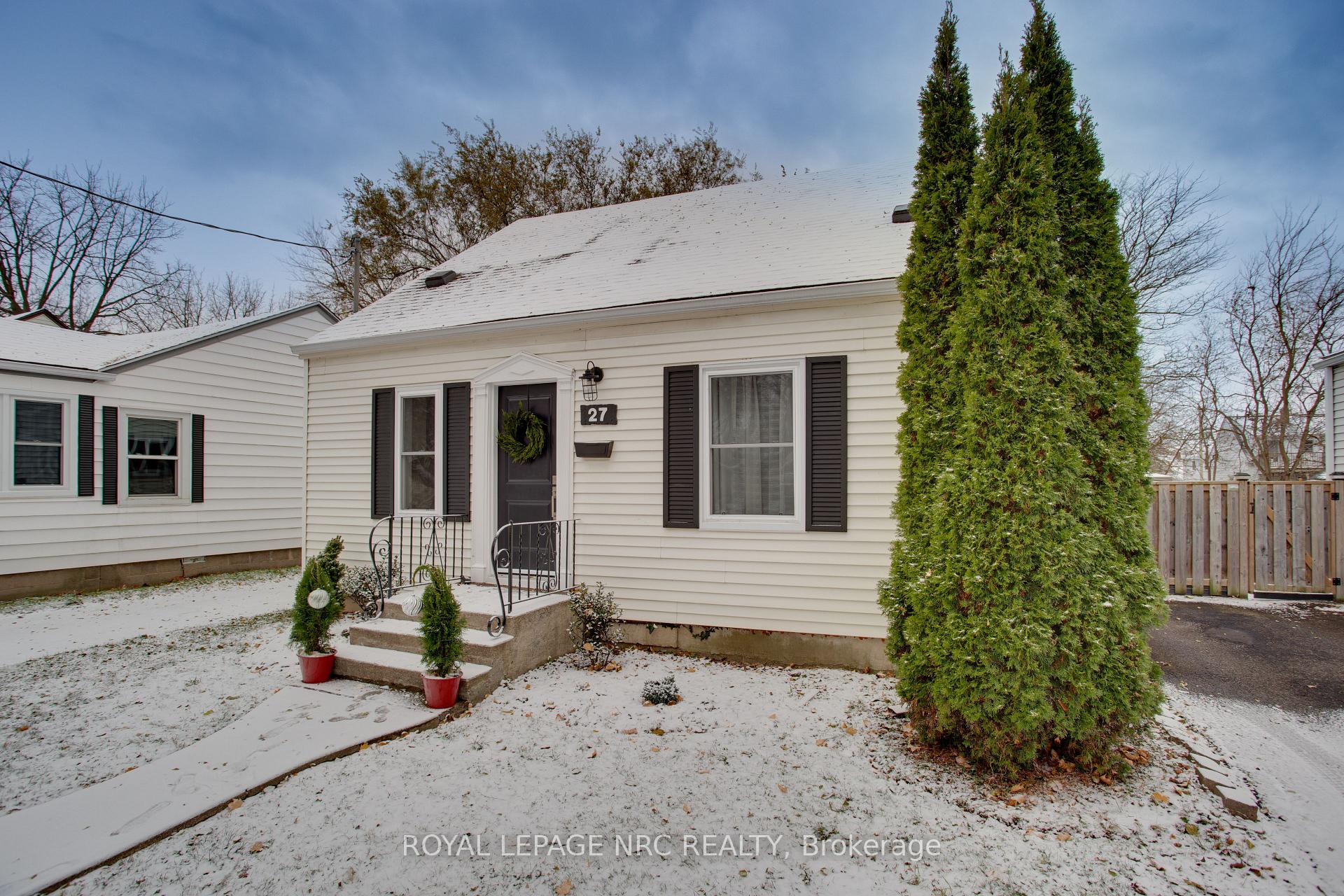 Photo 3 of 27 Doncaster Boulevard, St. Catharines, Fairview — HOMEH
