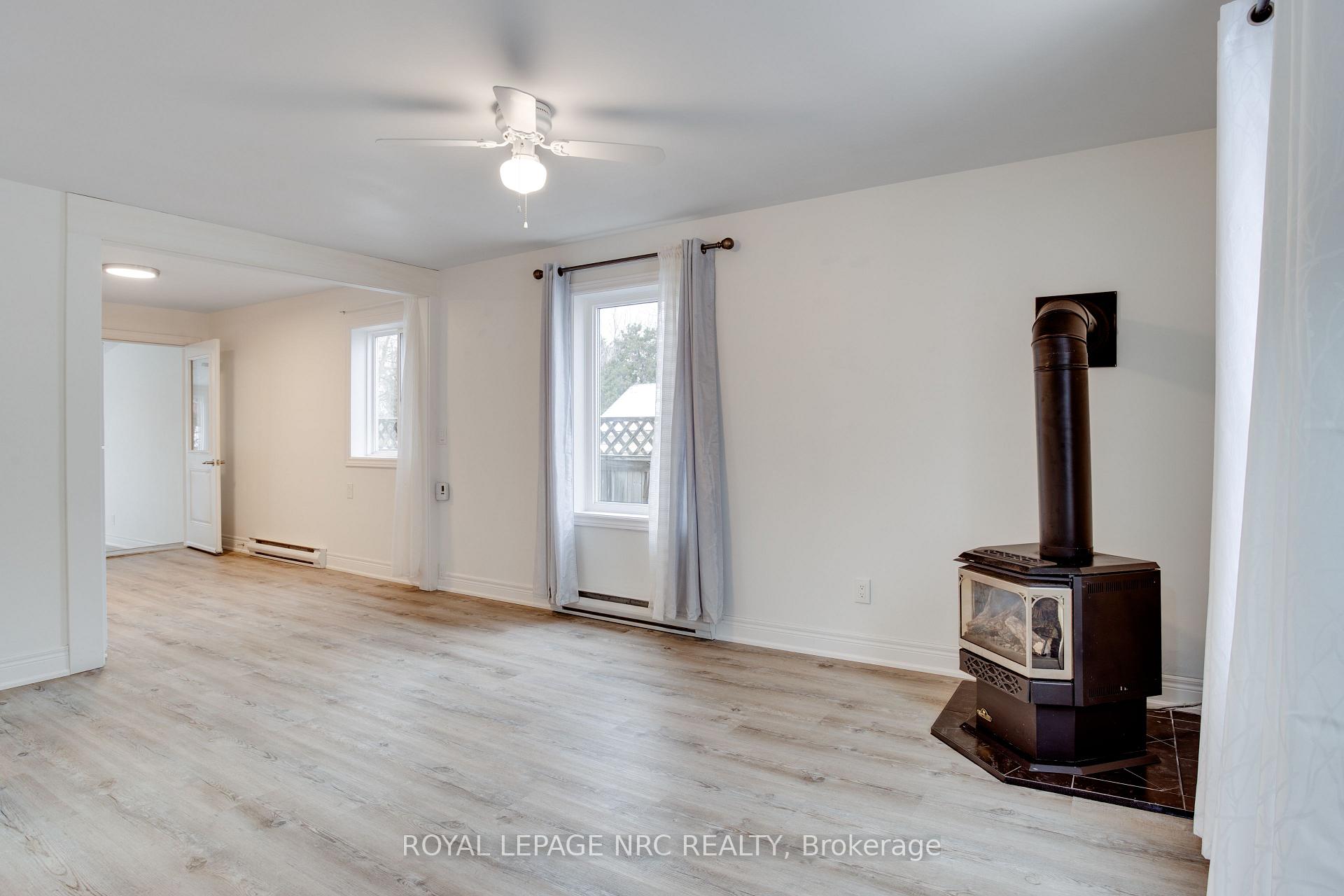 Photo 7 of 27 Doncaster Boulevard, St. Catharines, Fairview — HOMEH