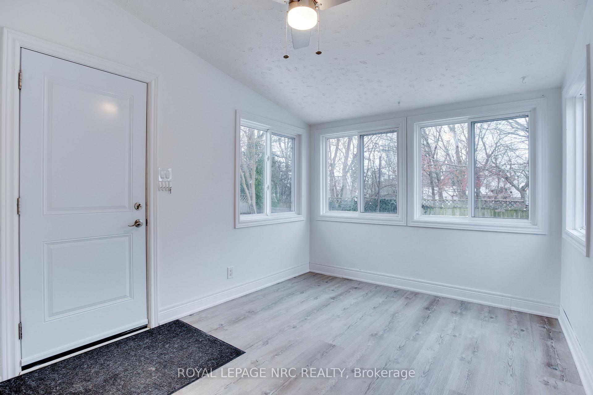 Photo 10 of 27 Doncaster Boulevard, St. Catharines, Fairview — HOMEH