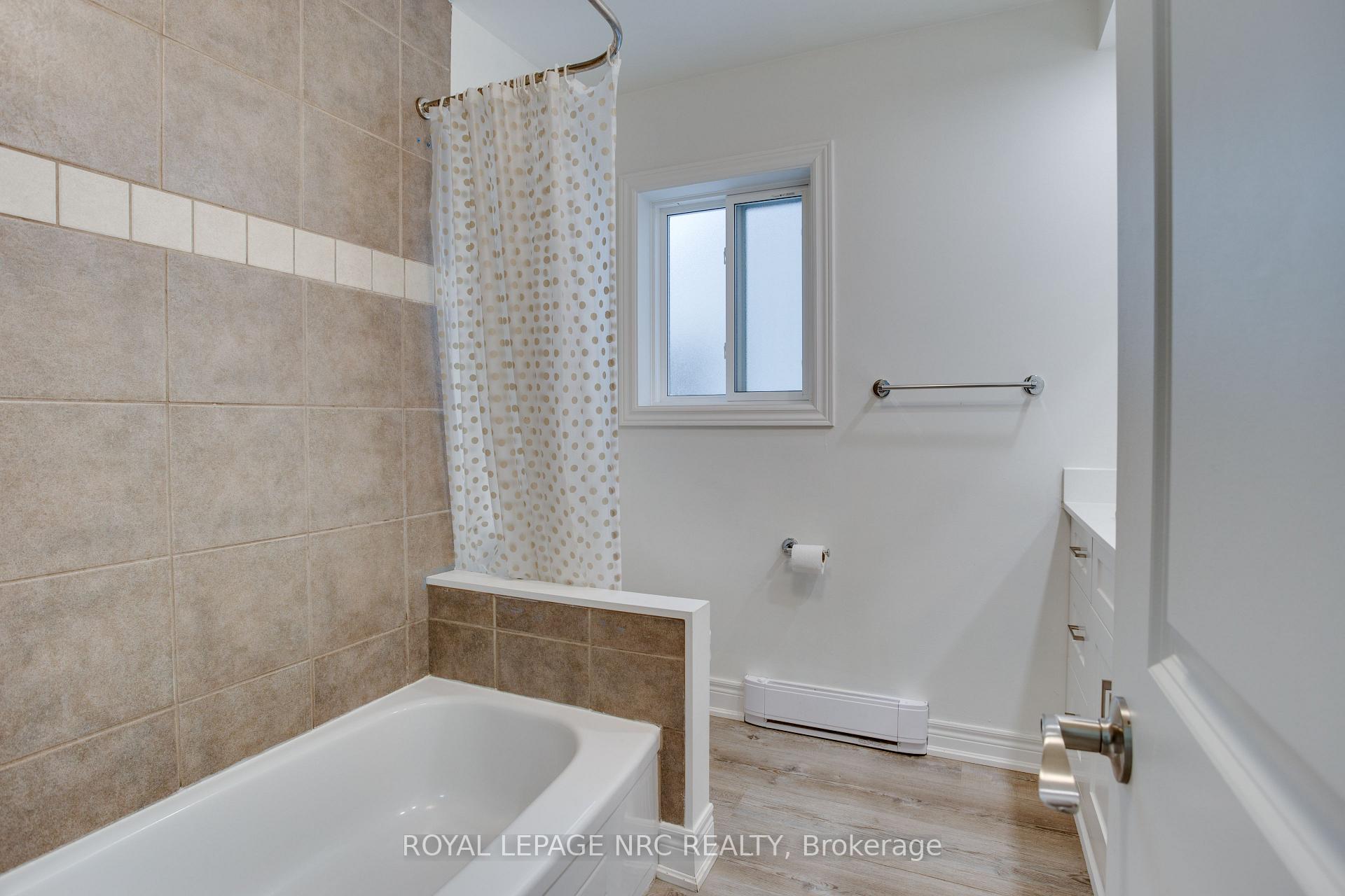 Photo 14 of 27 Doncaster Boulevard, St. Catharines, Fairview — HOMEH