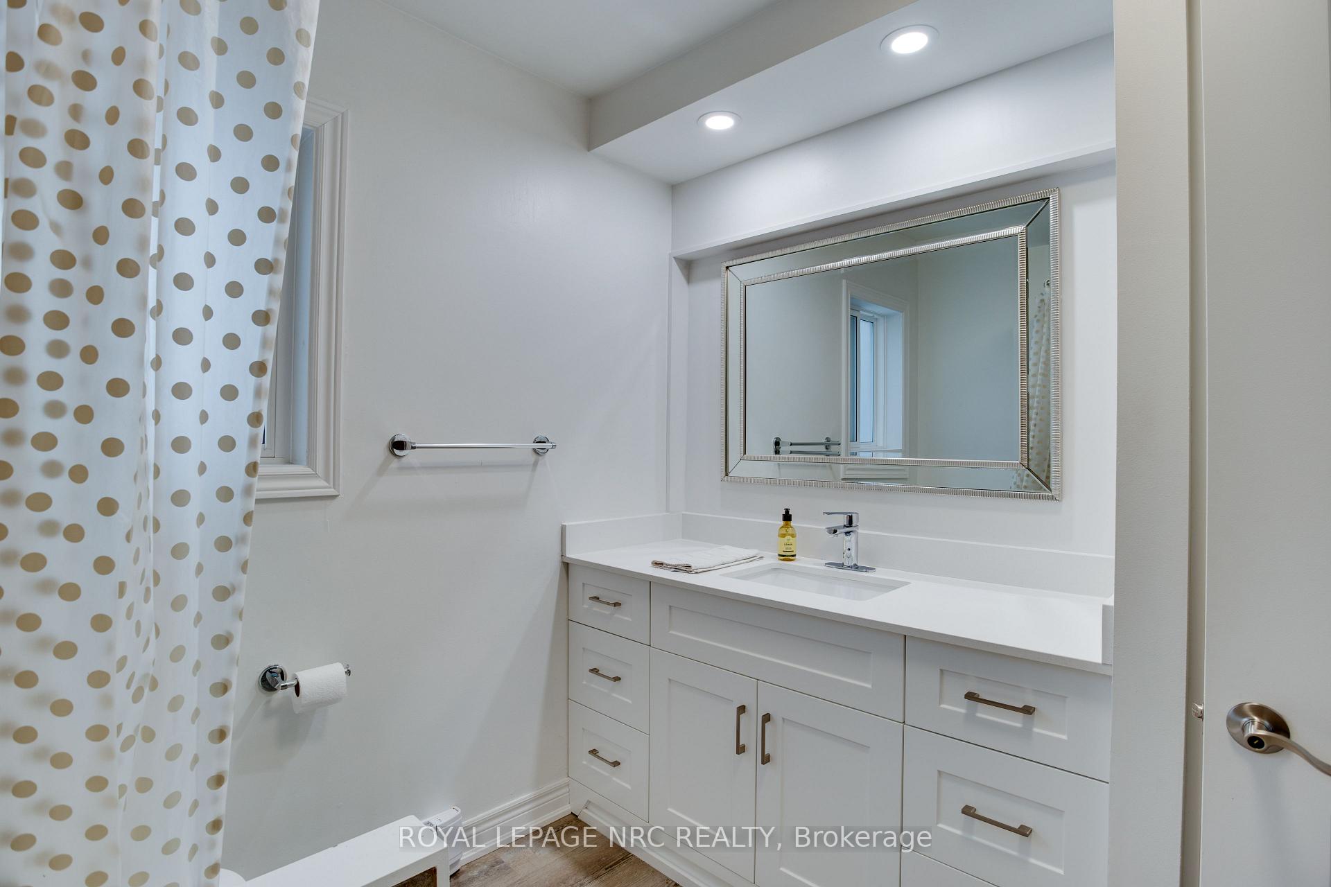 Photo 15 of 27 Doncaster Boulevard, St. Catharines, Fairview — HOMEH