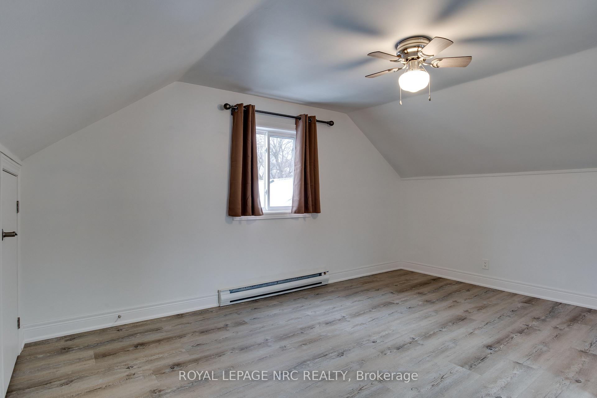 Photo 18 of 27 Doncaster Boulevard, St. Catharines, Fairview — HOMEH