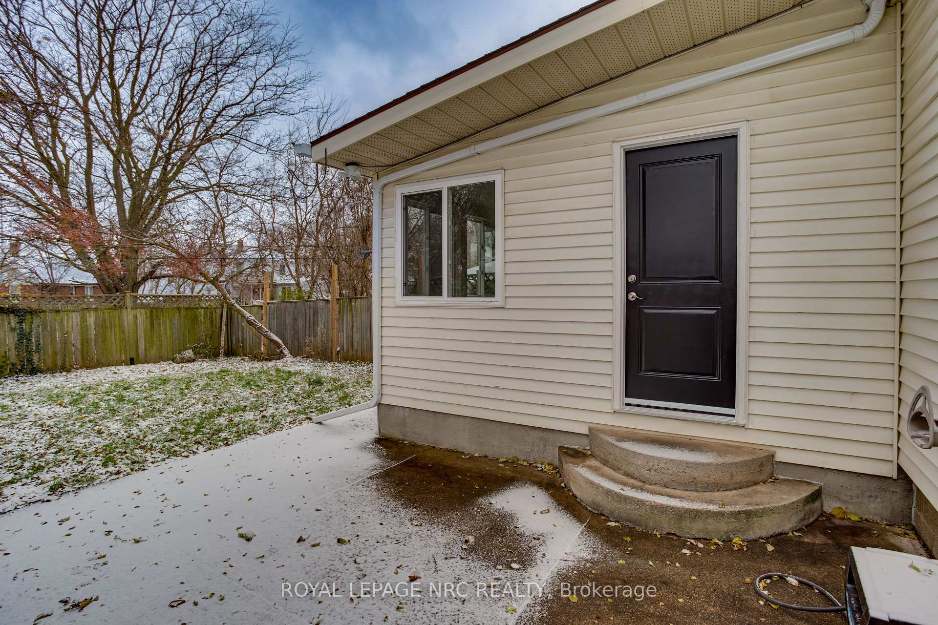 Photo 19 of 27 Doncaster Boulevard, St. Catharines, Fairview — HOMEH