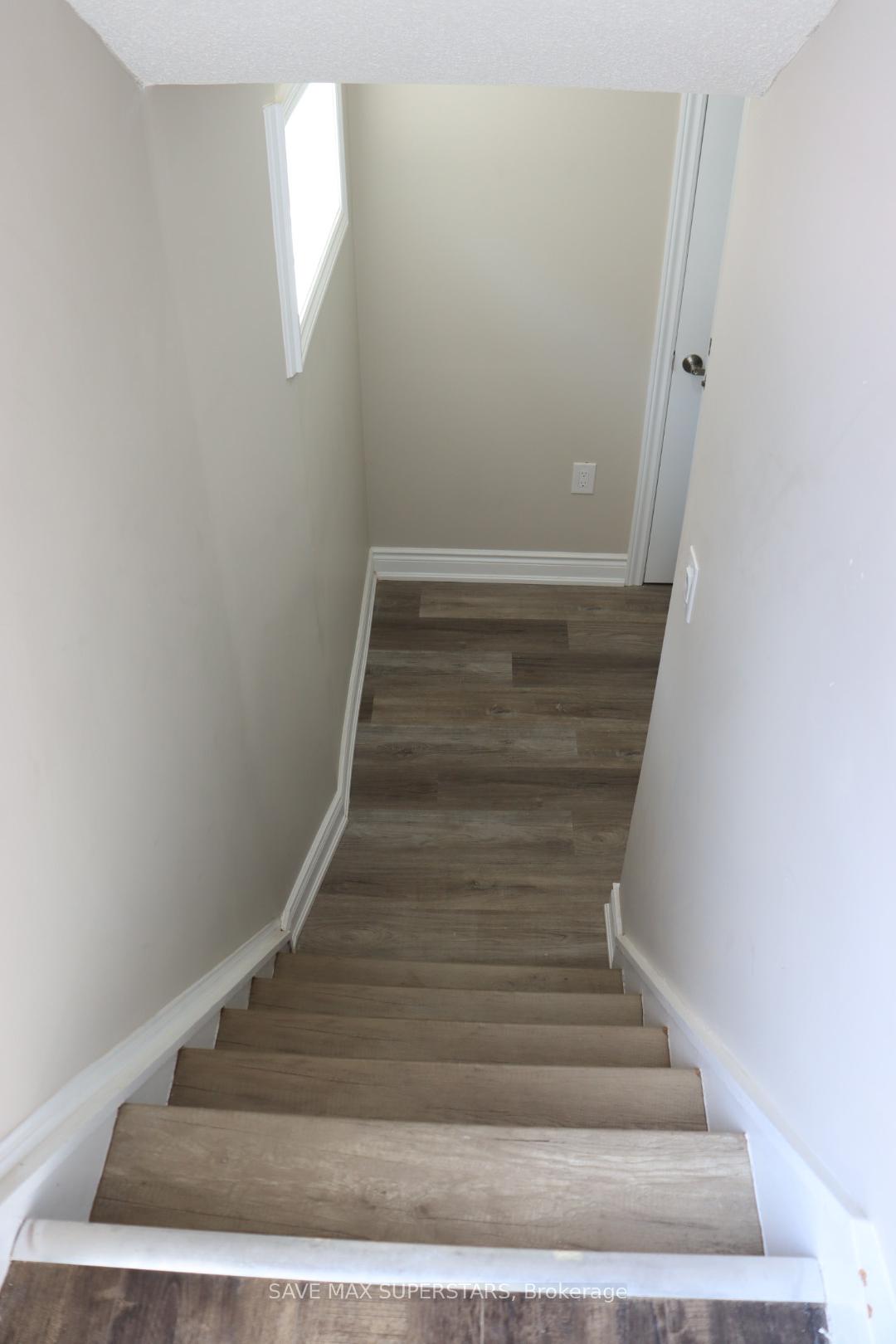 Photo 2 of Unit Unit 2, 56 Sanford Crescent, Brampton, Northwood Park — HOMEH