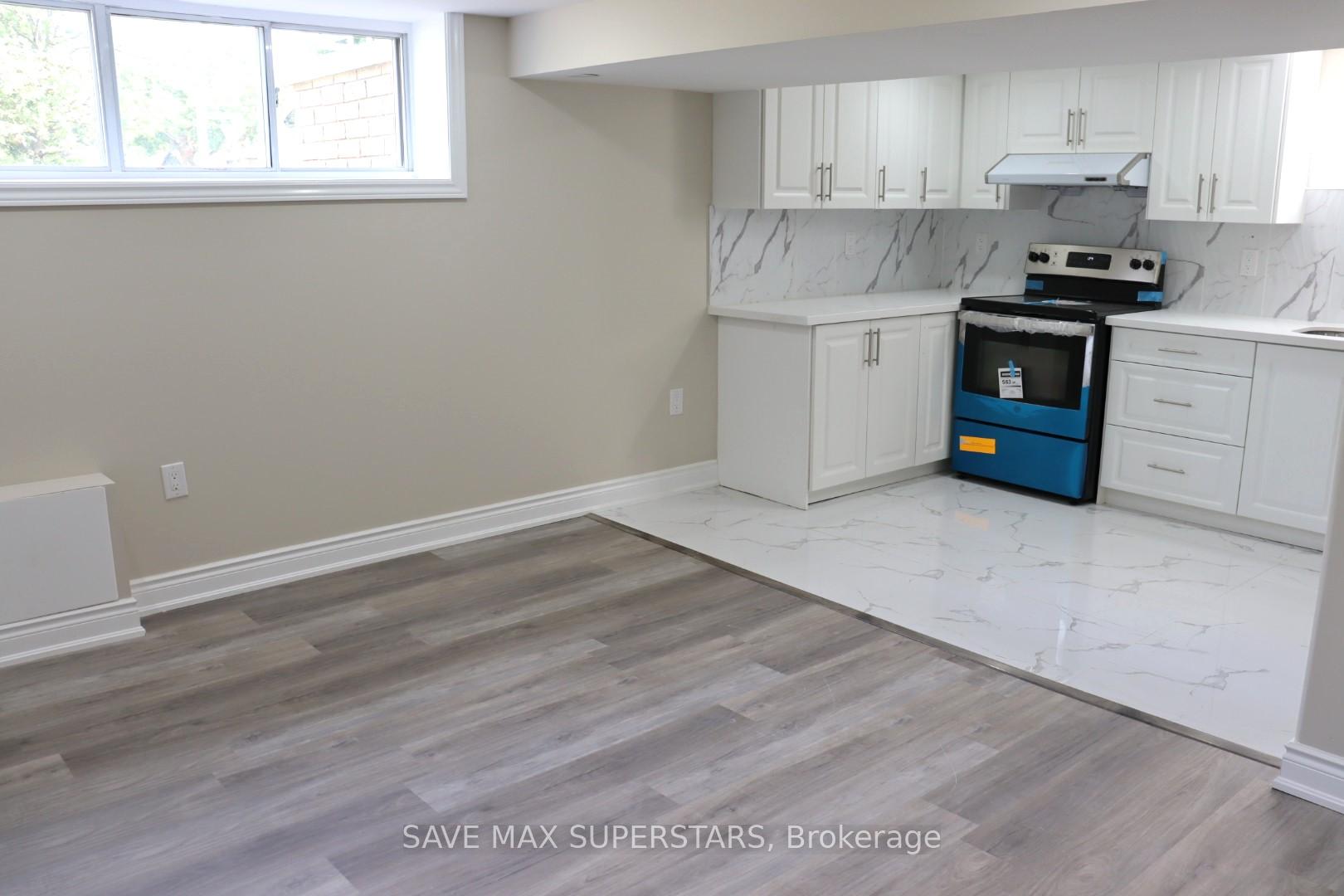Photo 3 of Unit Unit 2, 56 Sanford Crescent, Brampton, Northwood Park — HOMEH