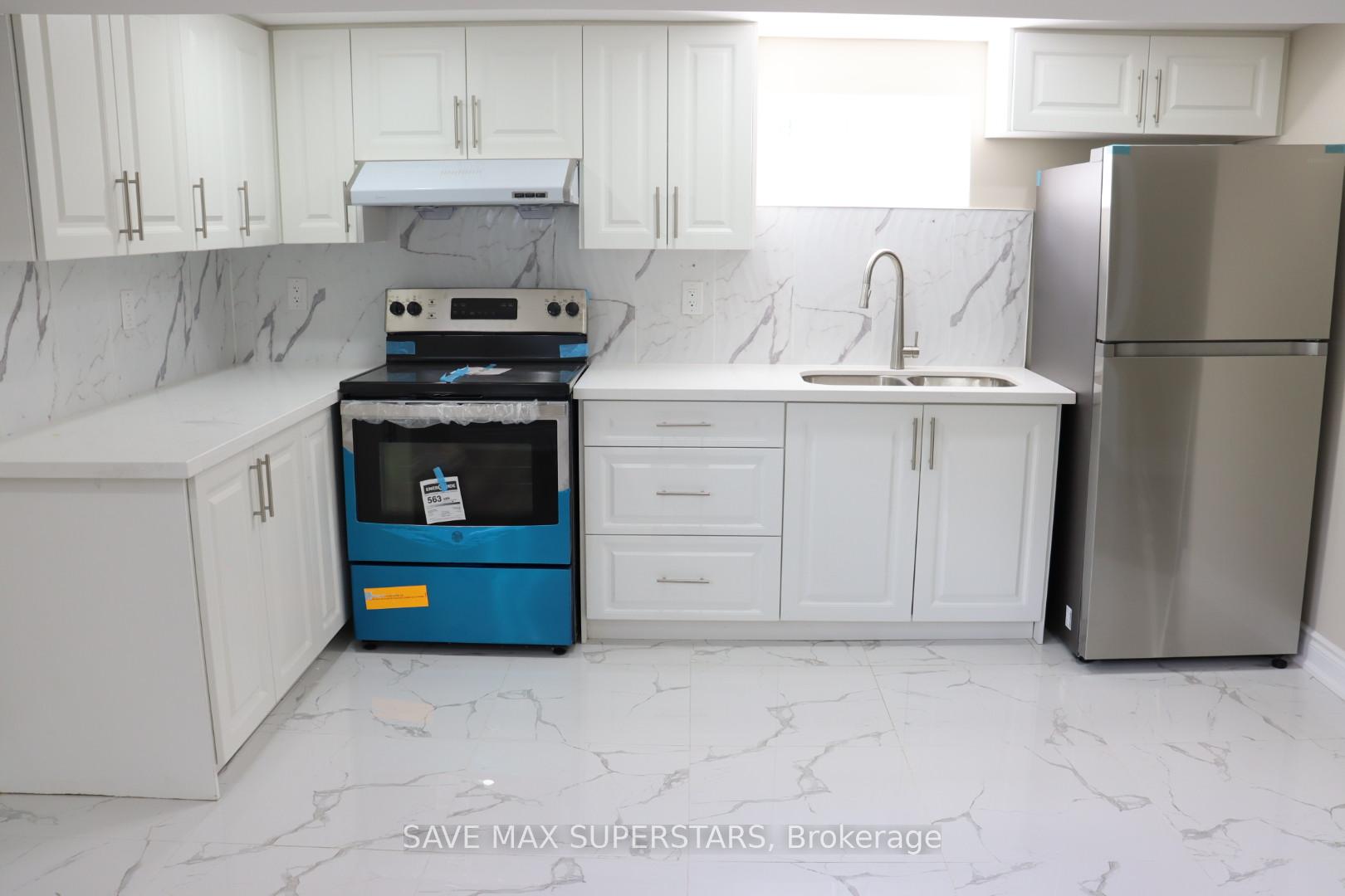 Photo 4 of Unit Unit 2, 56 Sanford Crescent, Brampton, Northwood Park — HOMEH