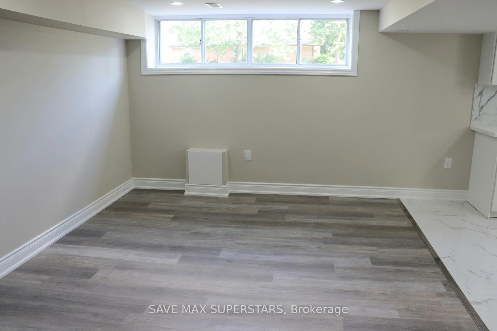 Photo 6 of Unit Unit 2, 56 Sanford Crescent, Brampton, Northwood Park — HOMEH