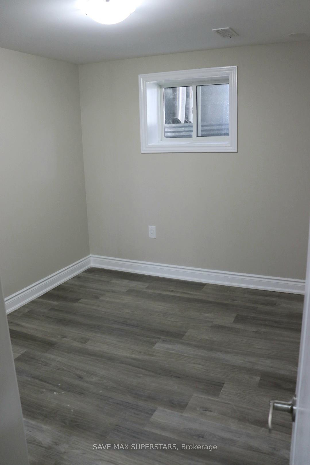 Photo 10 of Unit Unit 2, 56 Sanford Crescent, Brampton, Northwood Park — HOMEH