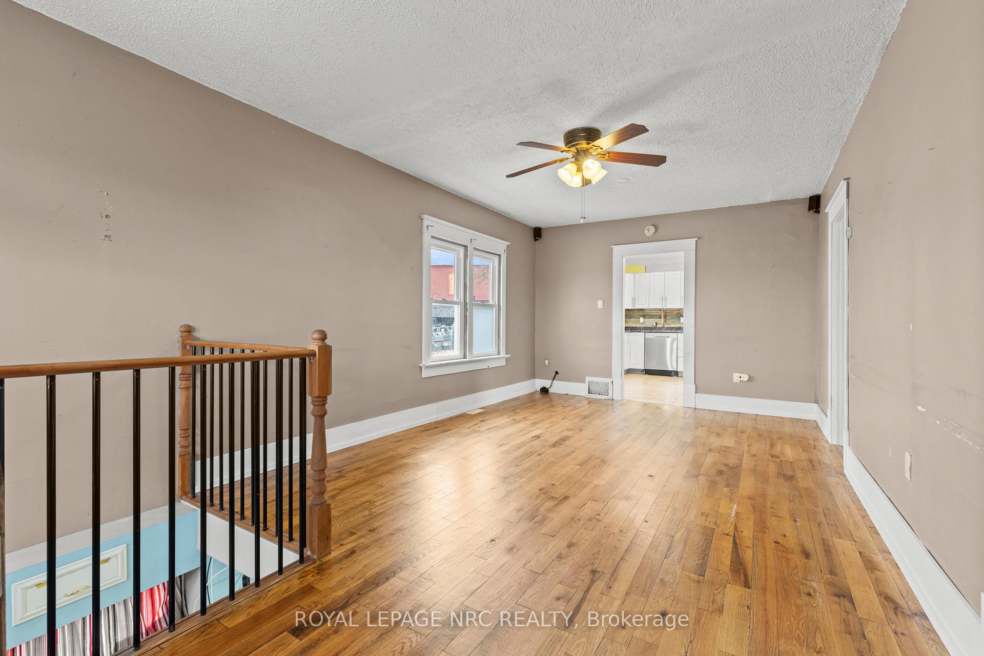 Photo 6 of 35 Carlton Street, St. Catharines, Haig — HOMEH