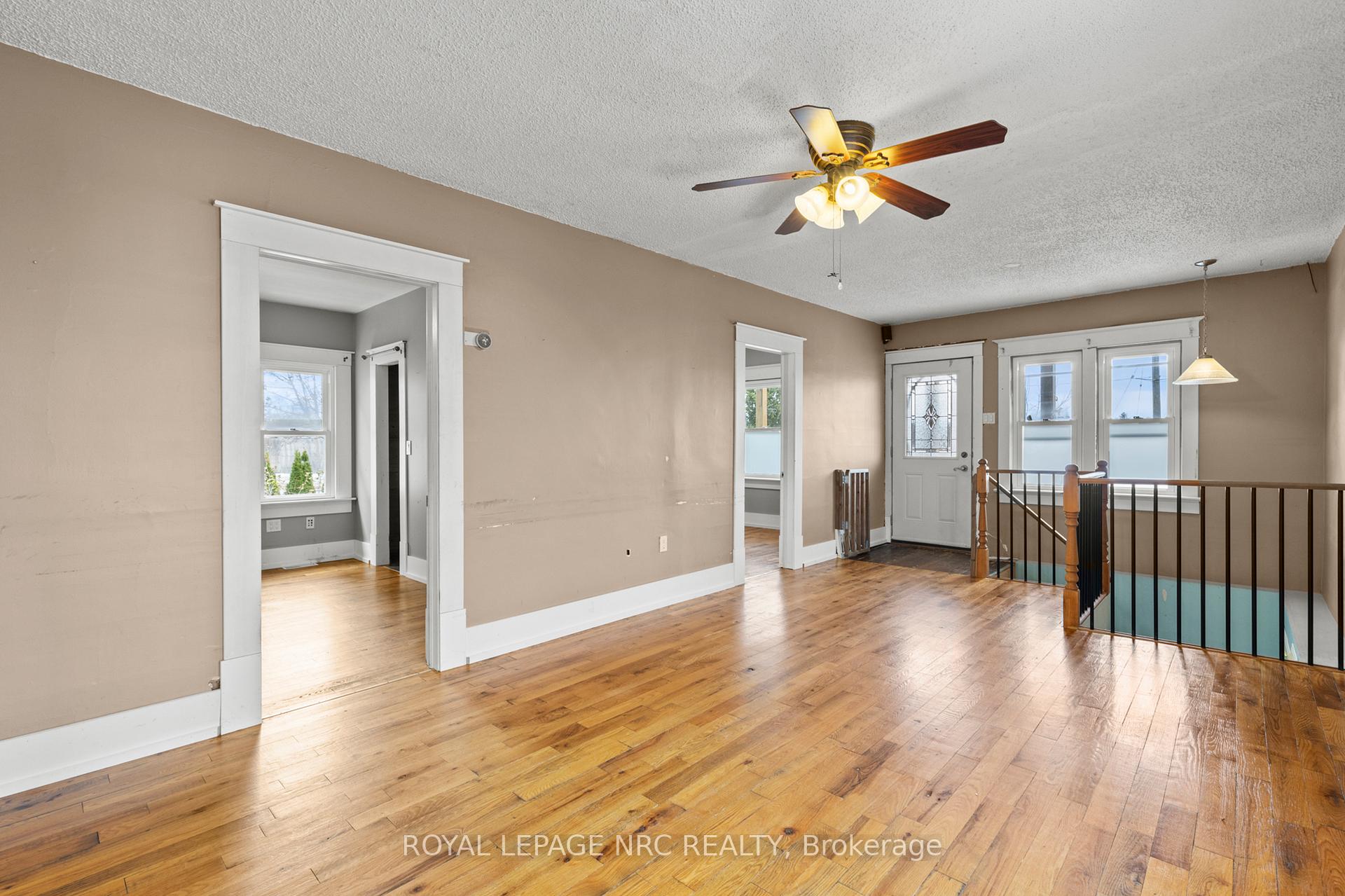 Photo 8 of 35 Carlton Street, St. Catharines, Haig — HOMEH