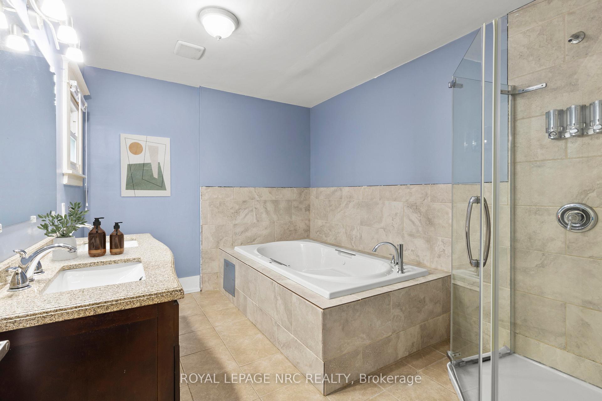 Photo 12 of 35 Carlton Street, St. Catharines, Haig — HOMEH