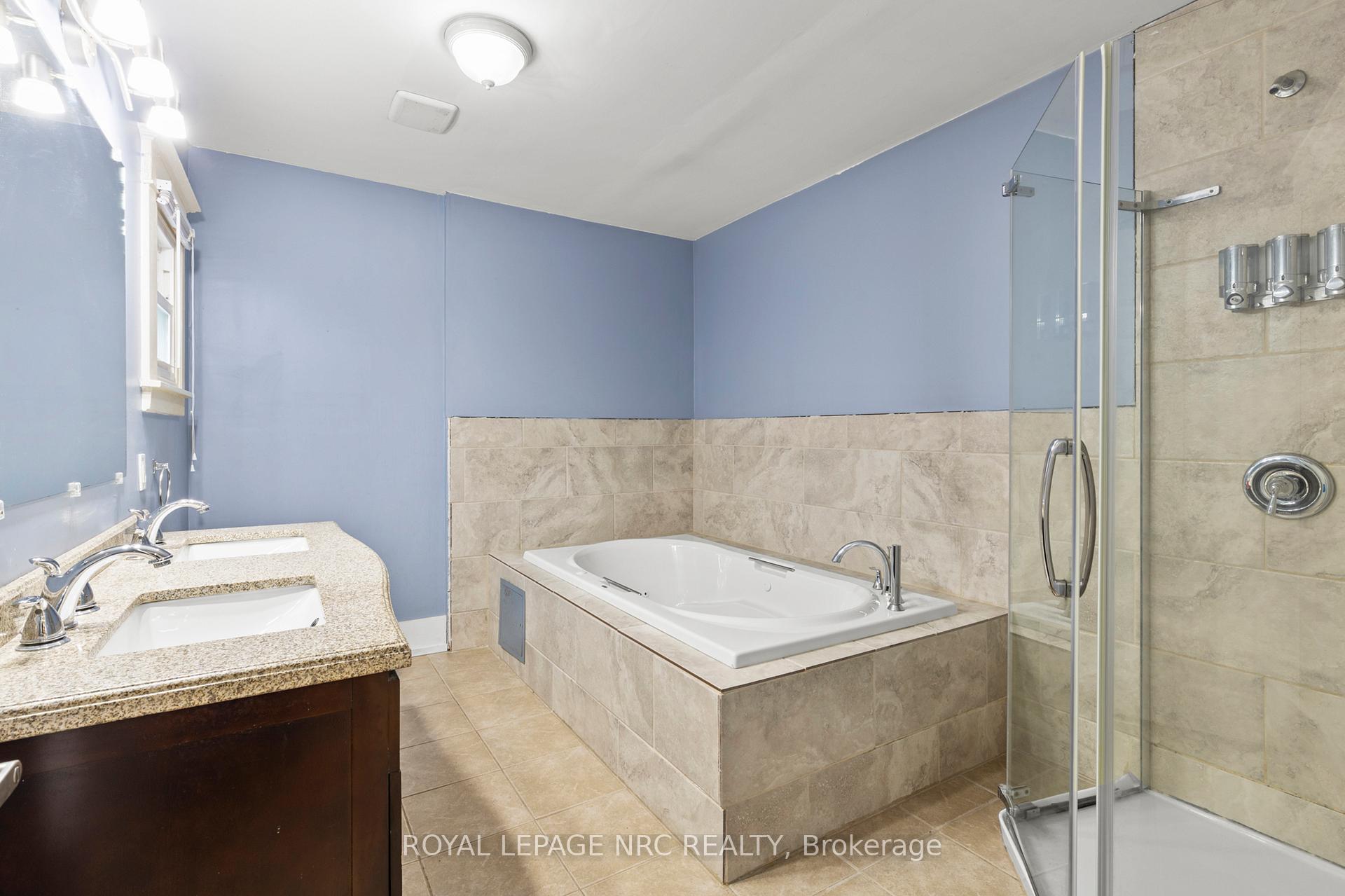 Photo 13 of 35 Carlton Street, St. Catharines, Haig — HOMEH