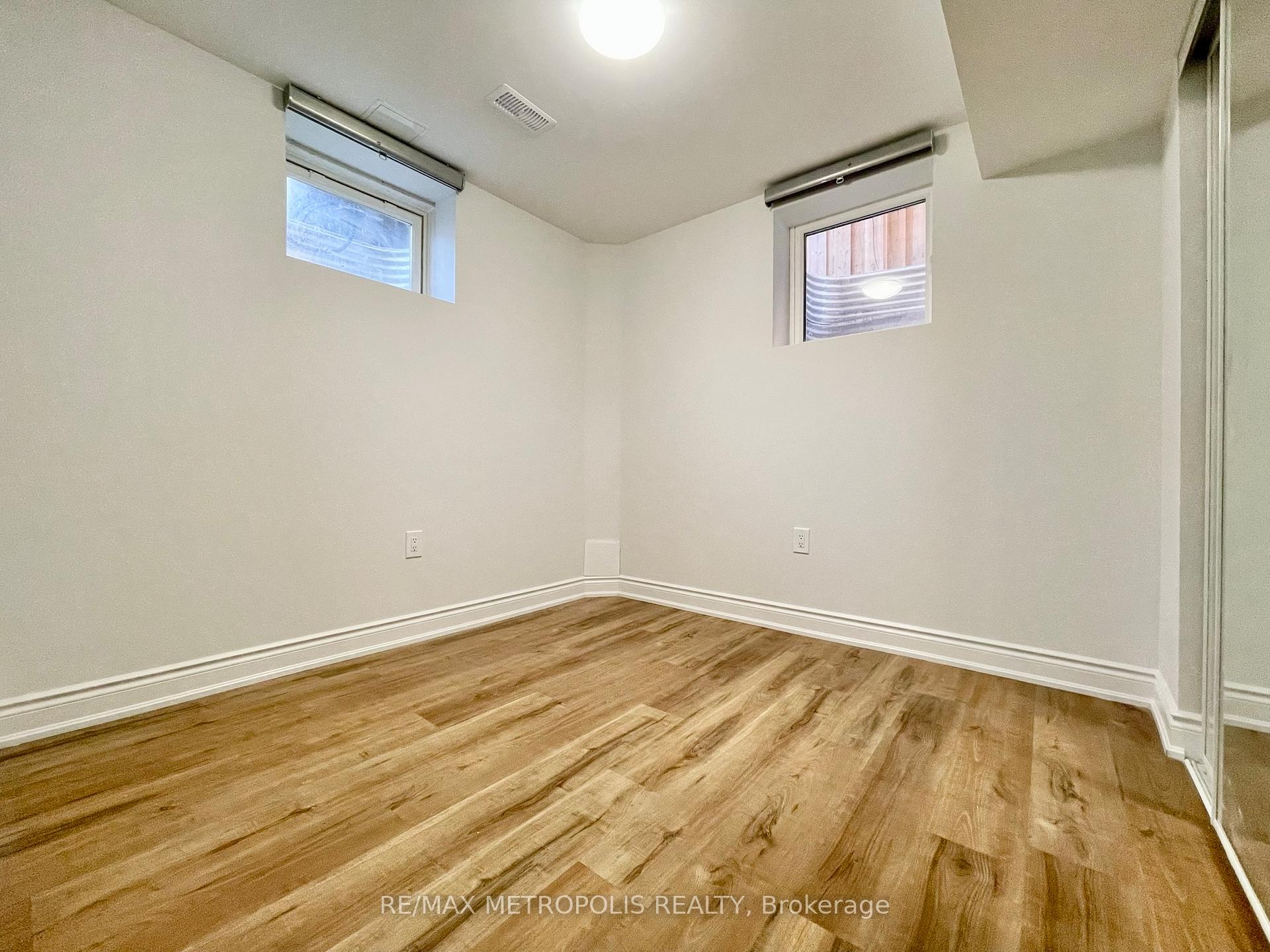 Photo 2 of Unit Bsmt, 45 Hawkridge Trail, Brampton, Bram East — HOMEH