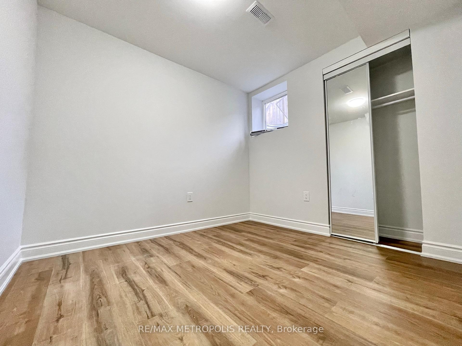 Photo 5 of Unit Bsmt, 45 Hawkridge Trail, Brampton, Bram East — HOMEH