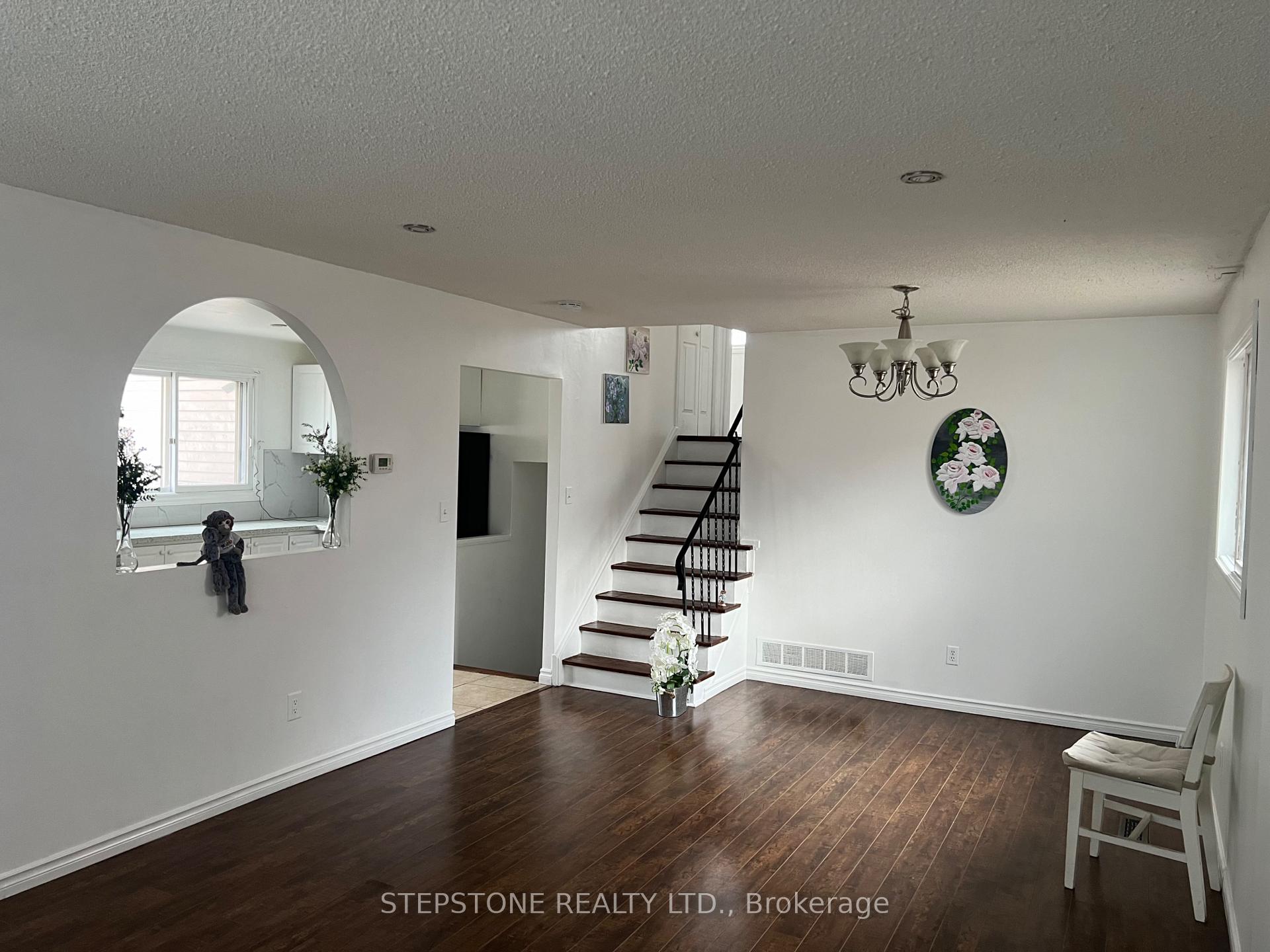 Photo 5 of 343 Vodden Street E, Brampton, Madoc — HOMEH