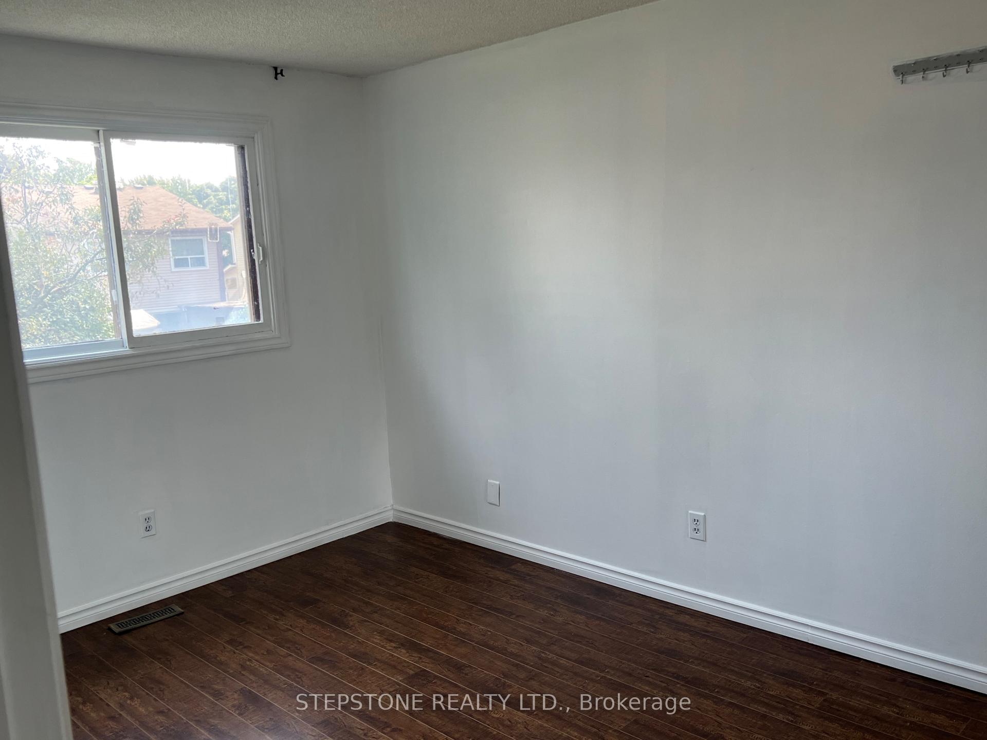 Photo 33 of 343 Vodden Street E, Brampton, Madoc — HOMEH