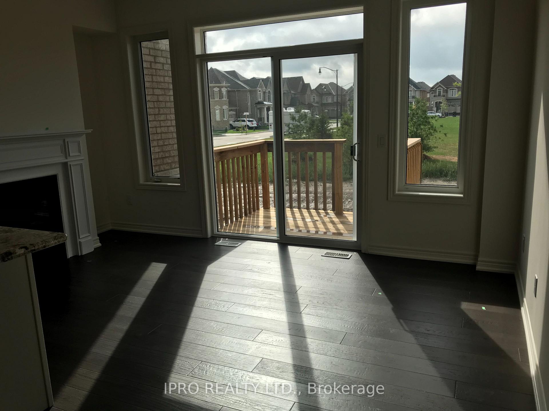Photo 5 of 19 Hogan Manor Drive, Brampton, Northwest Brampton — HOMEH