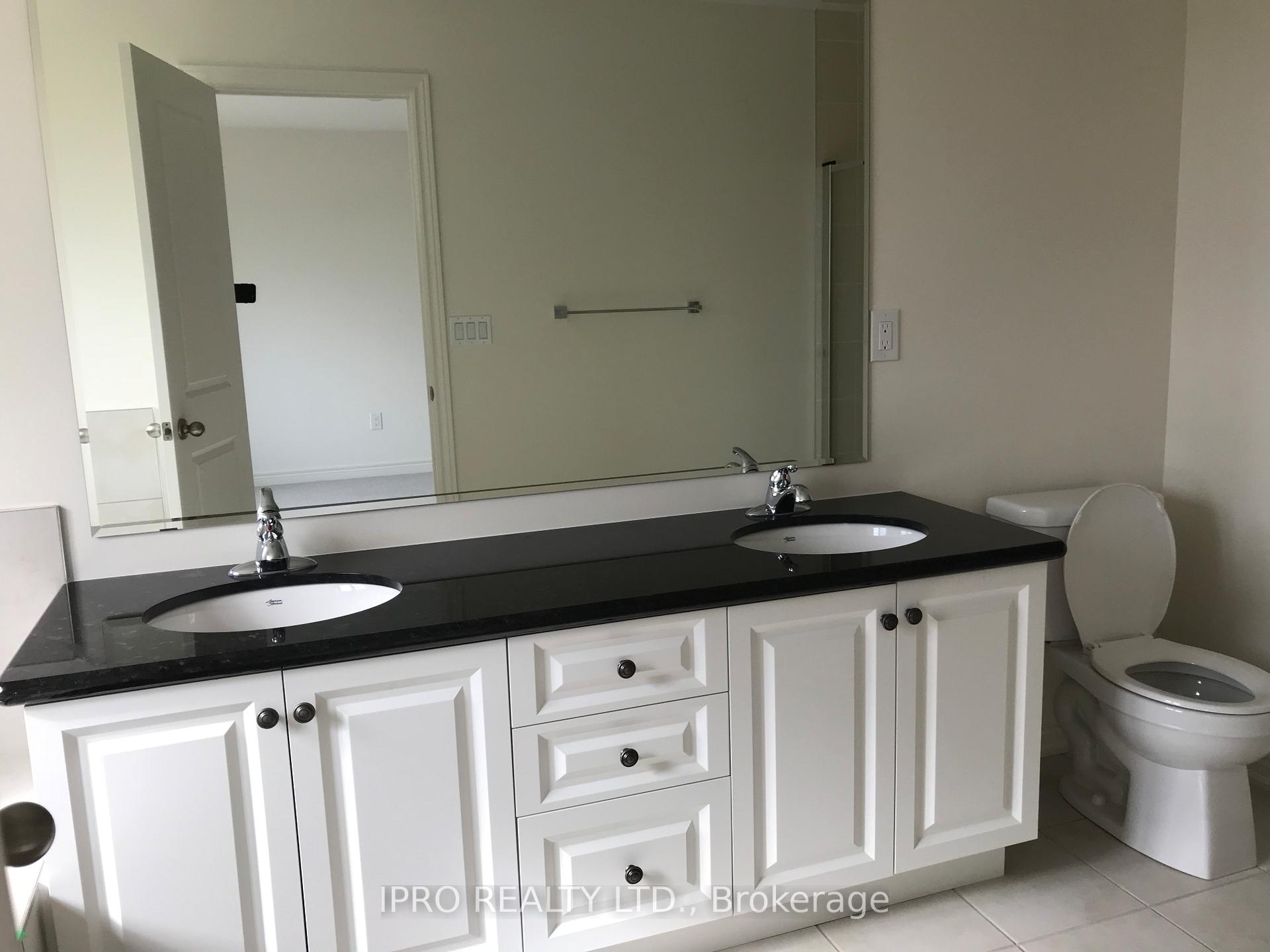 Photo 8 of 19 Hogan Manor Drive, Brampton, Northwest Brampton — HOMEH