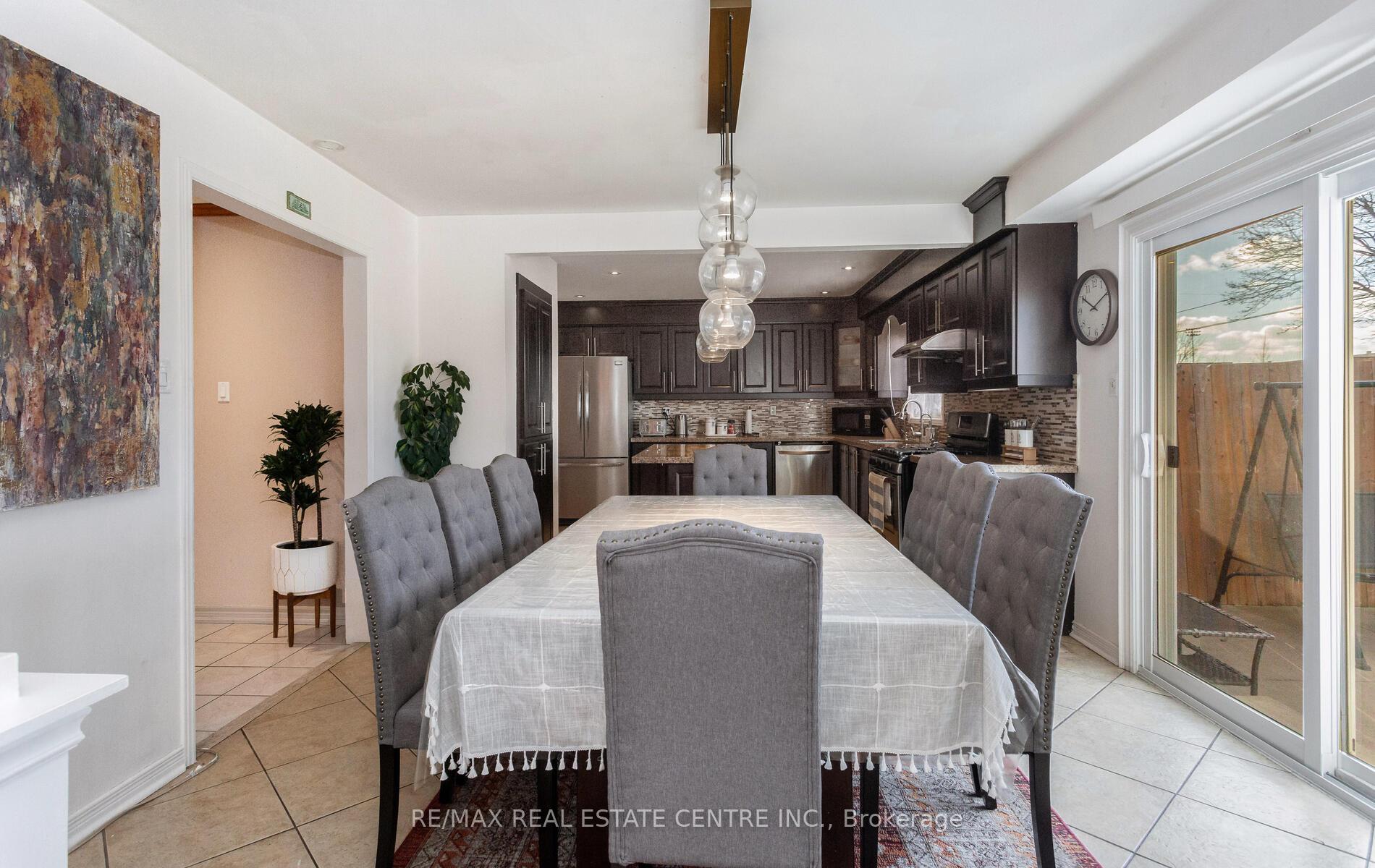 Photo 15 of 34 Corkett Drive S, Brampton, Northwood Park — HOMEH