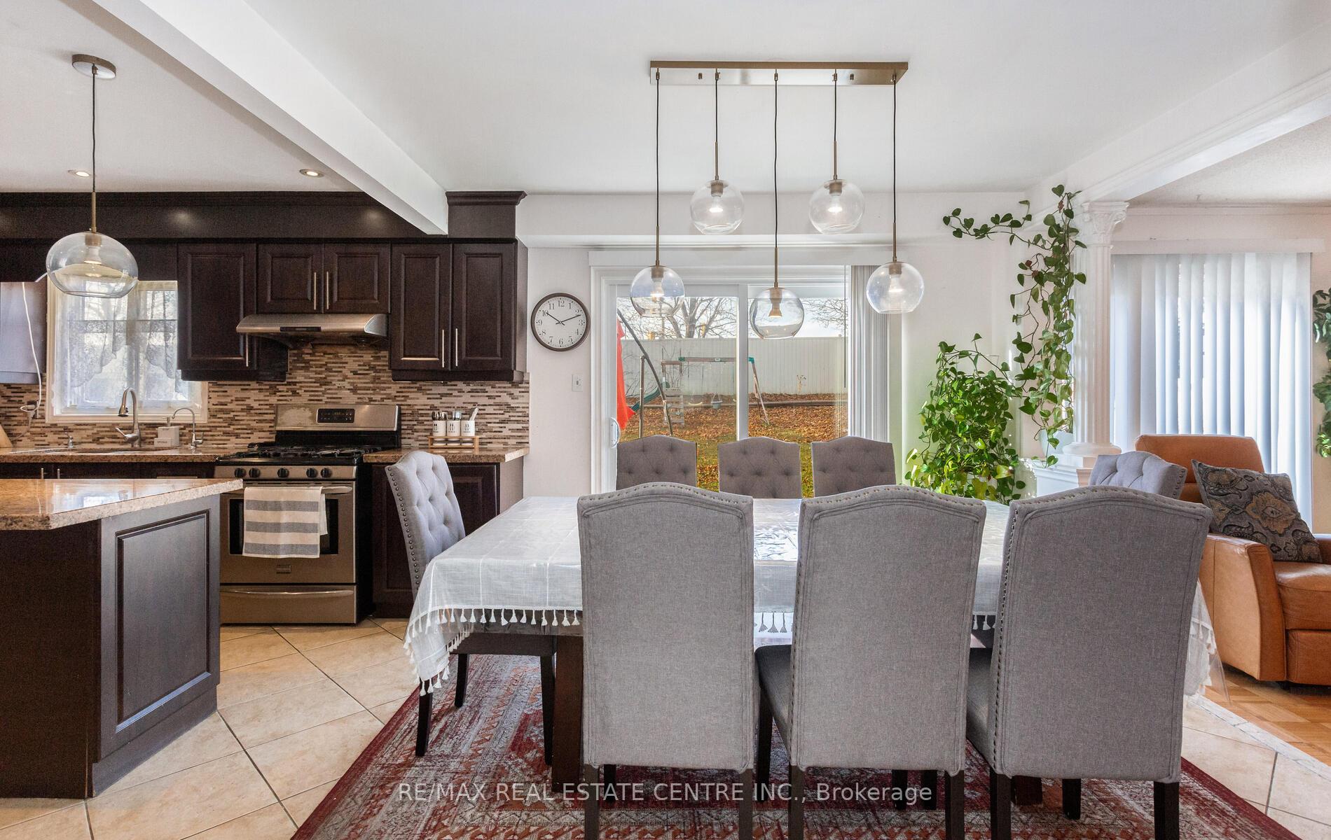 Photo 16 of 34 Corkett Drive S, Brampton, Northwood Park — HOMEH