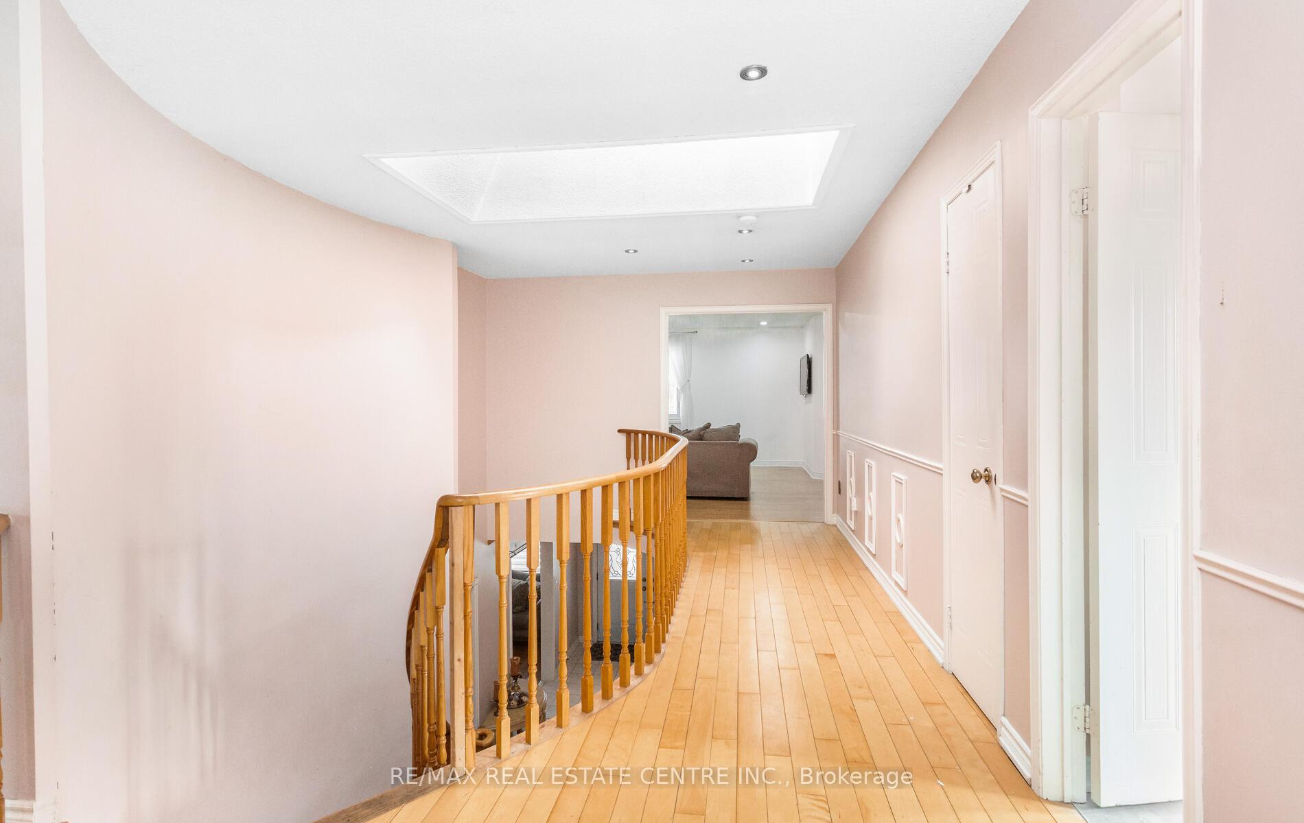 Photo 23 of 34 Corkett Drive S, Brampton, Northwood Park — HOMEH