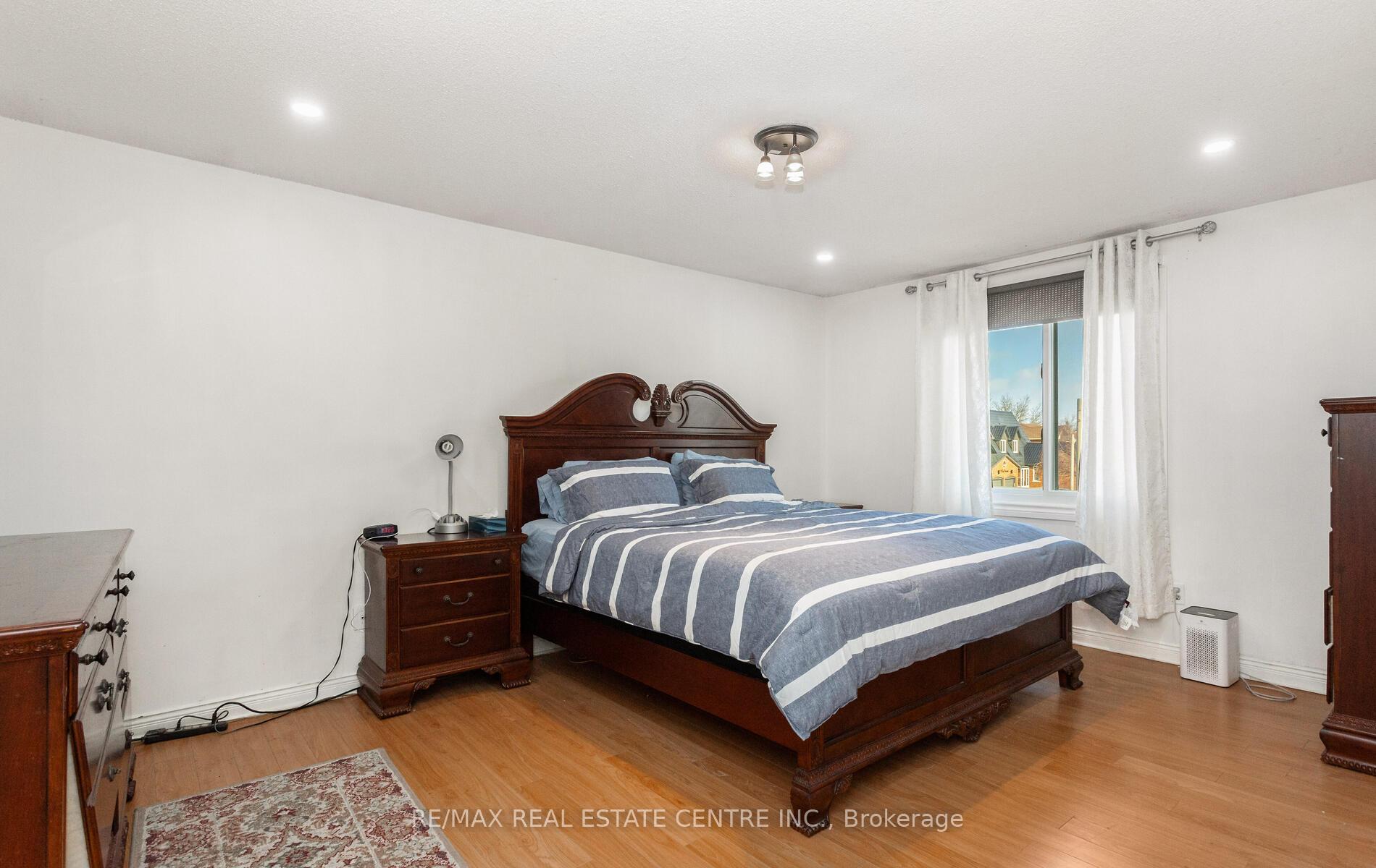 Photo 26 of 34 Corkett Drive S, Brampton, Northwood Park — HOMEH