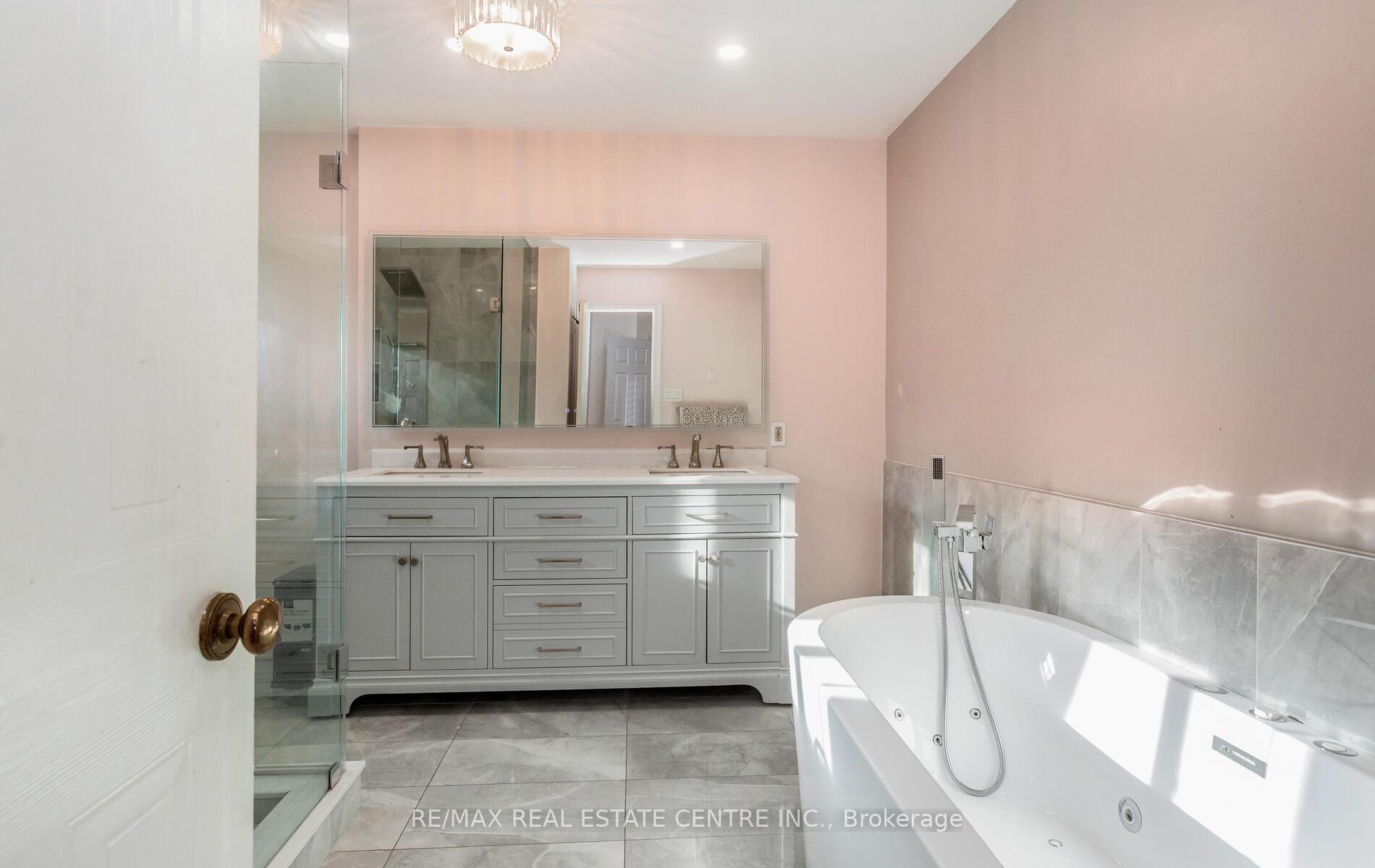 Photo 28 of 34 Corkett Drive S, Brampton, Northwood Park — HOMEH