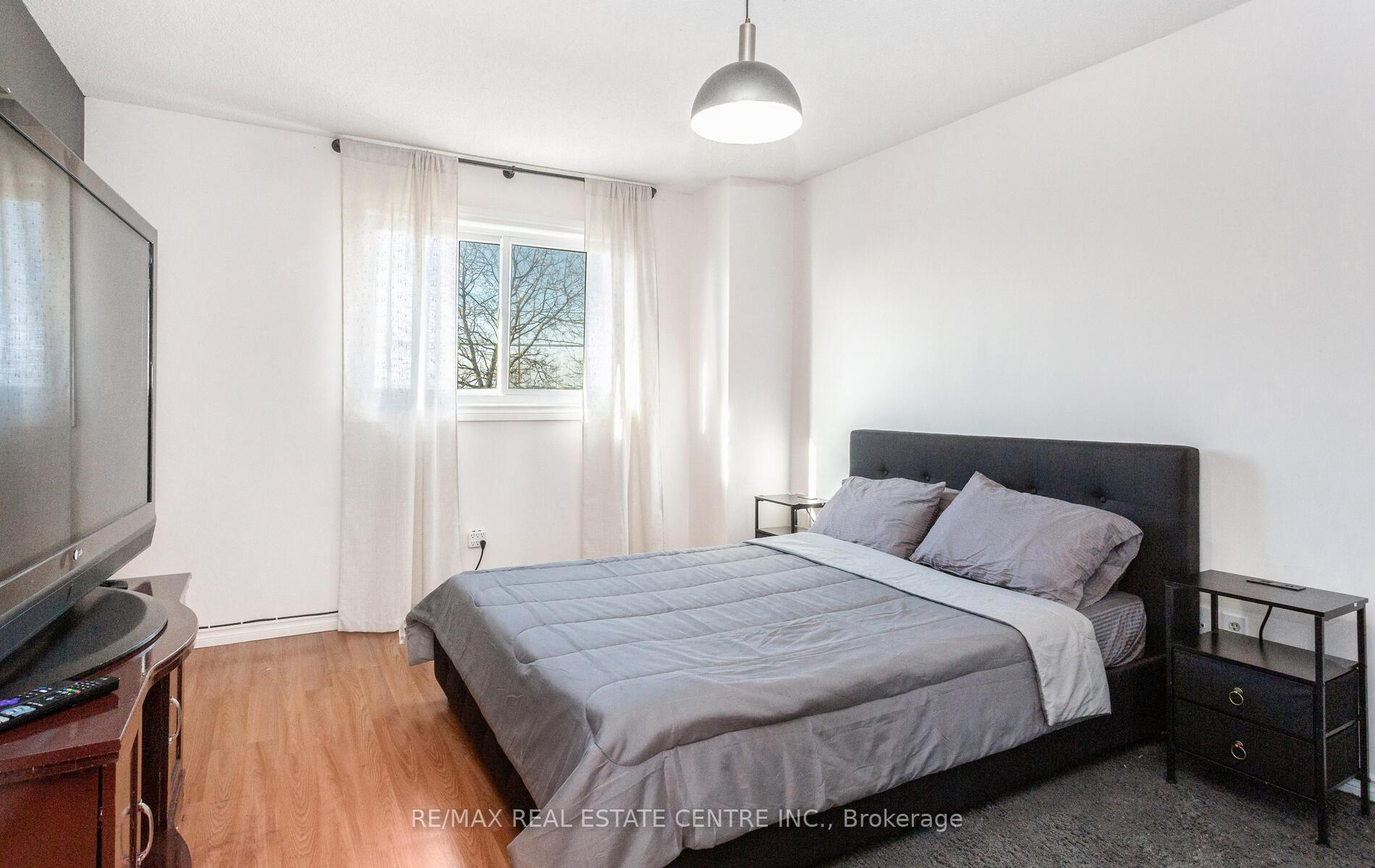 Photo 35 of 34 Corkett Drive S, Brampton, Northwood Park — HOMEH