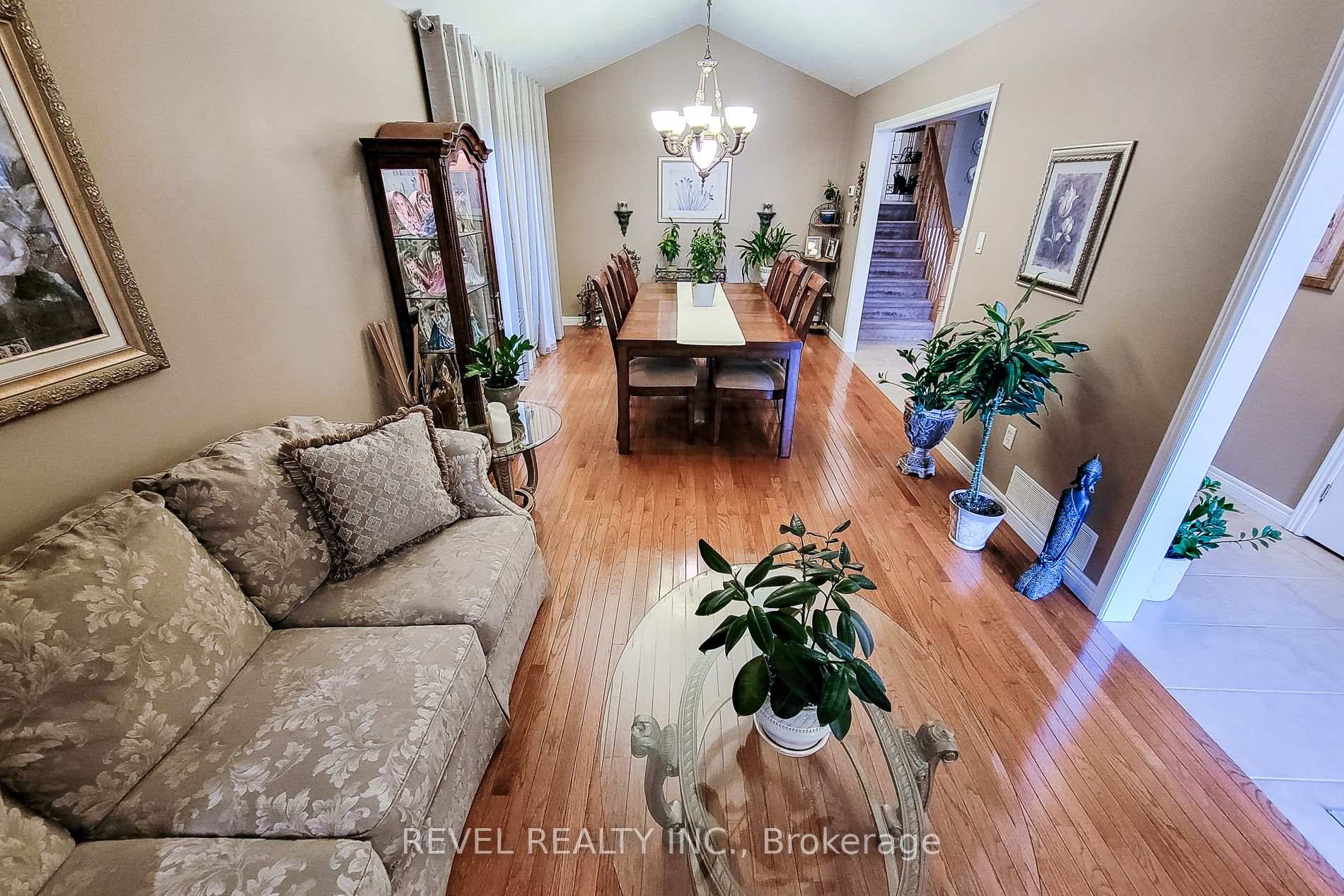 Photo 8 of 2 Hampshire Place, Hamilton, Stoney Creek Mountain — HOMEH