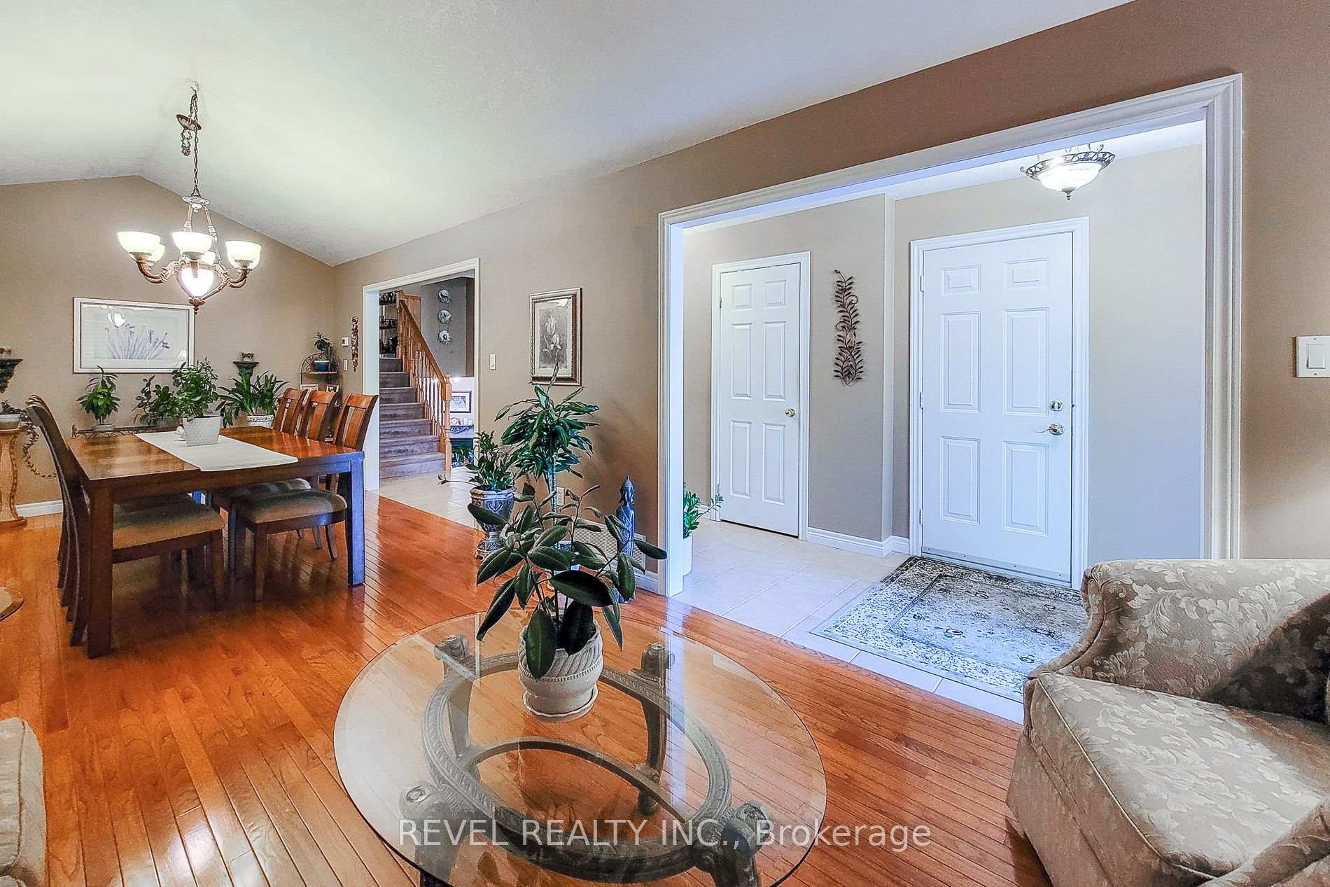 Photo 13 of 2 Hampshire Place, Hamilton, Stoney Creek Mountain — HOMEH