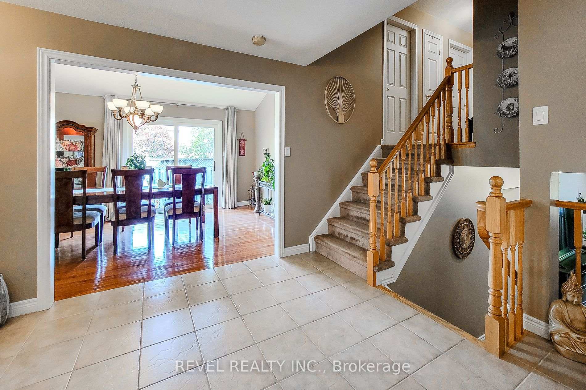 Photo 18 of 2 Hampshire Place, Hamilton, Stoney Creek Mountain — HOMEH