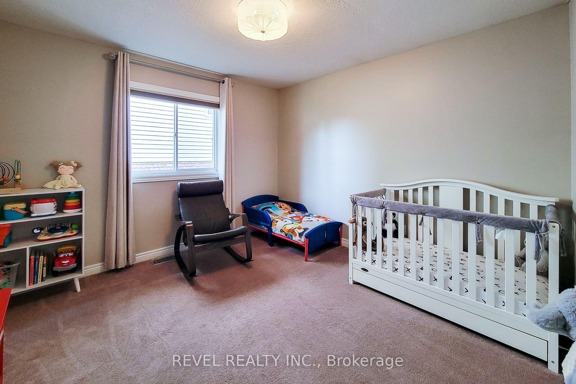 Photo 21 of 2 Hampshire Place, Hamilton, Stoney Creek Mountain — HOMEH