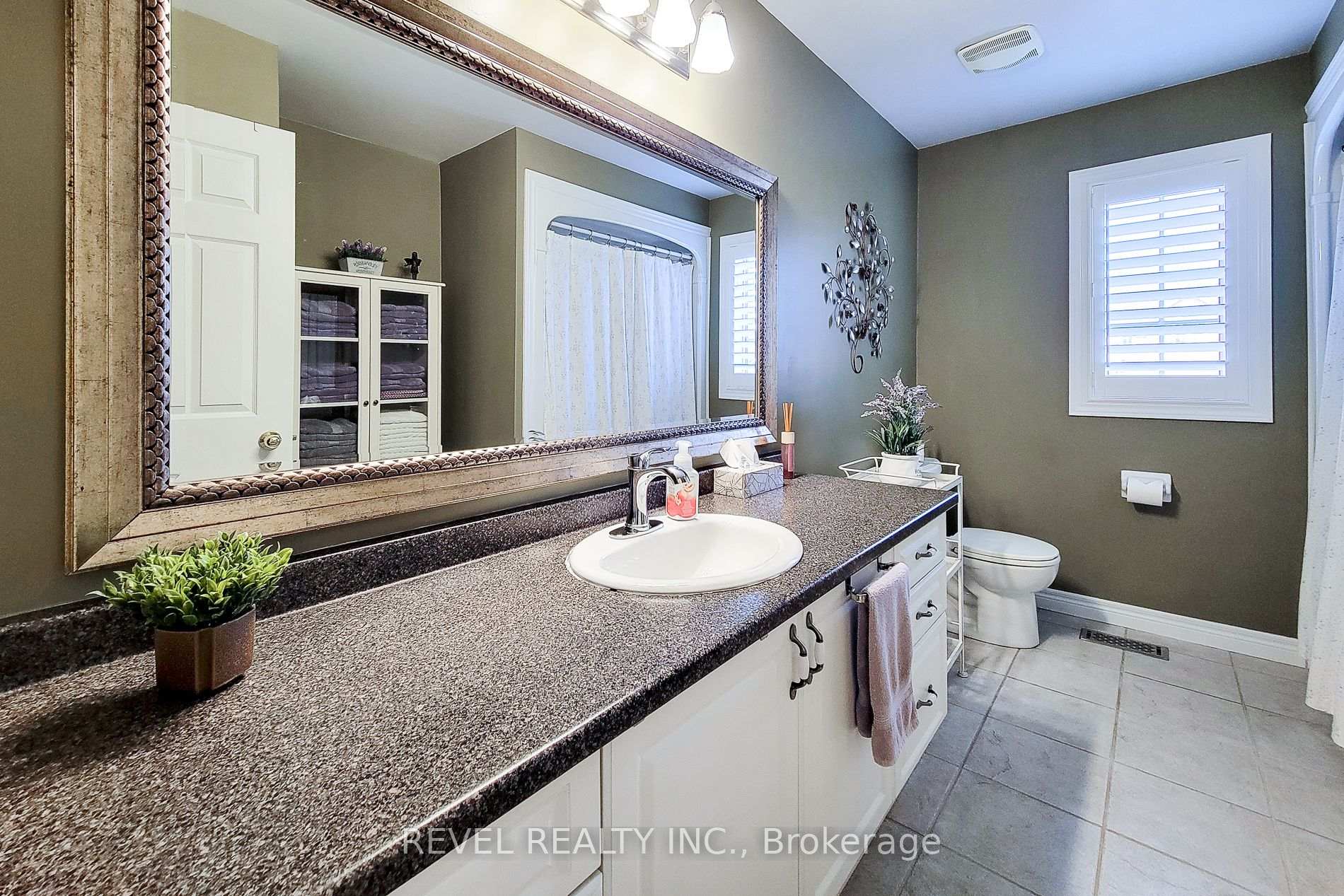 Photo 22 of 2 Hampshire Place, Hamilton, Stoney Creek Mountain — HOMEH