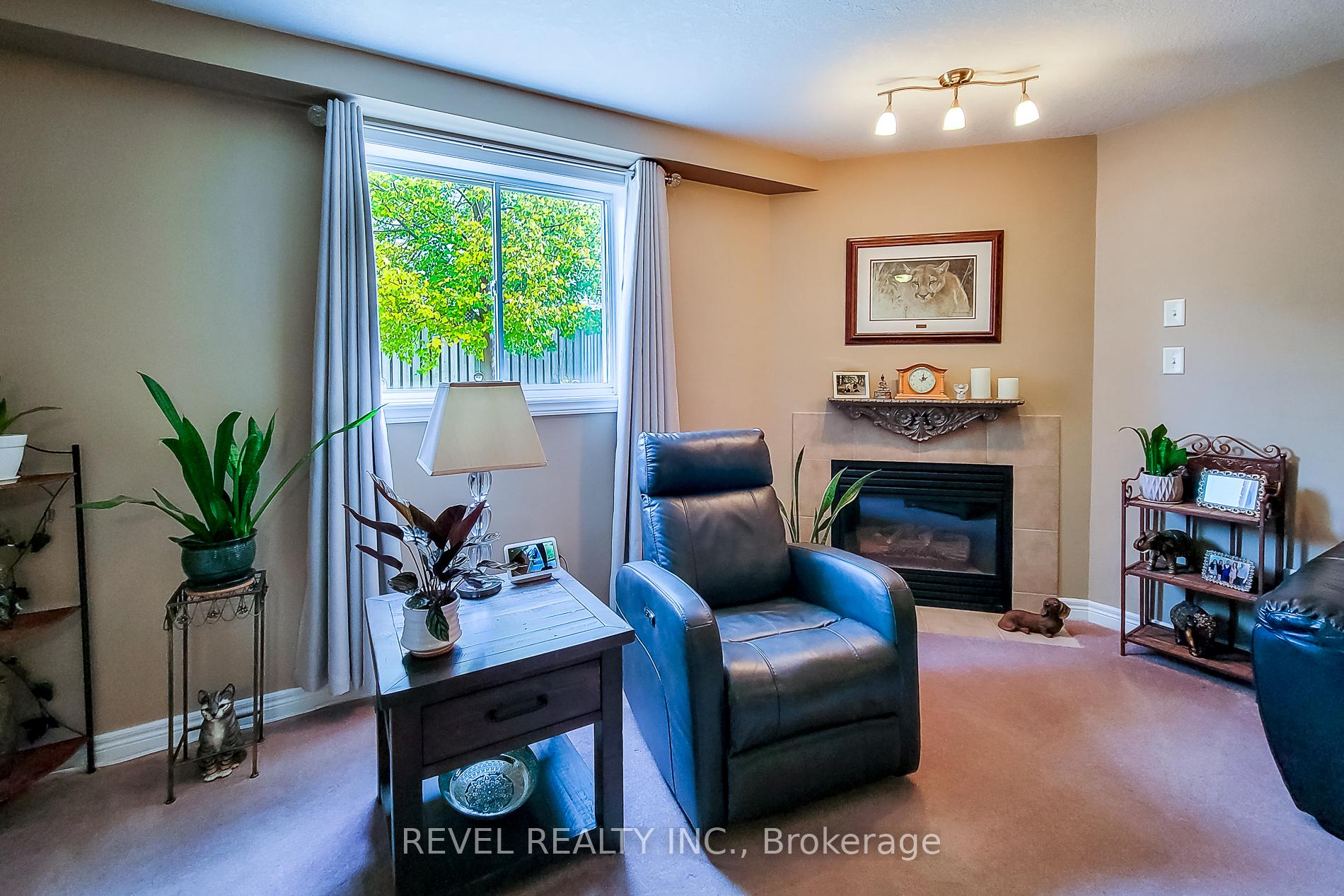 Photo 26 of 2 Hampshire Place, Hamilton, Stoney Creek Mountain — HOMEH
